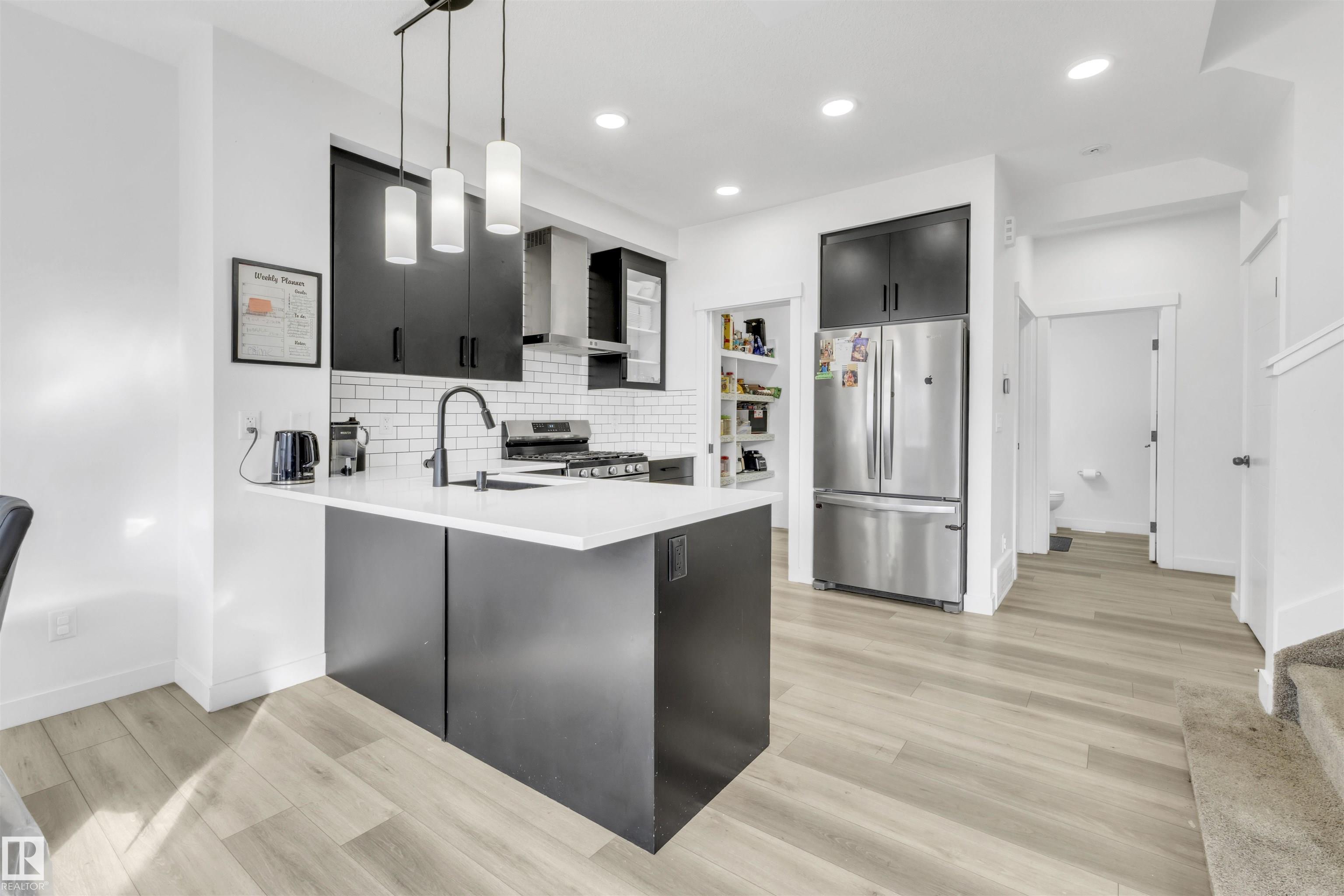 Photo 7 at 1424 15 Street NW, Aster, Edmonton