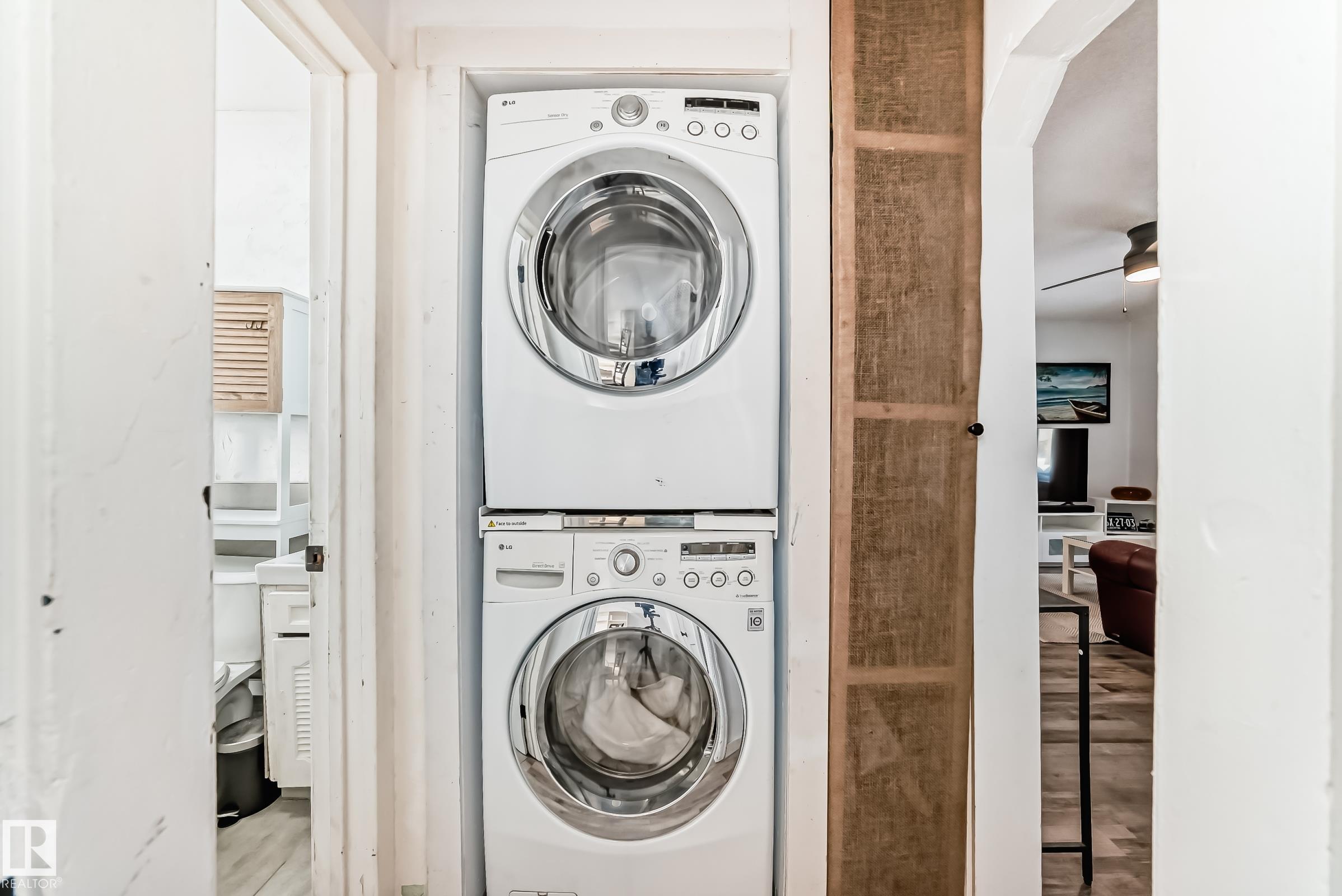 Photo 18 at 11429 89 Street NW, Parkdale, Edmonton