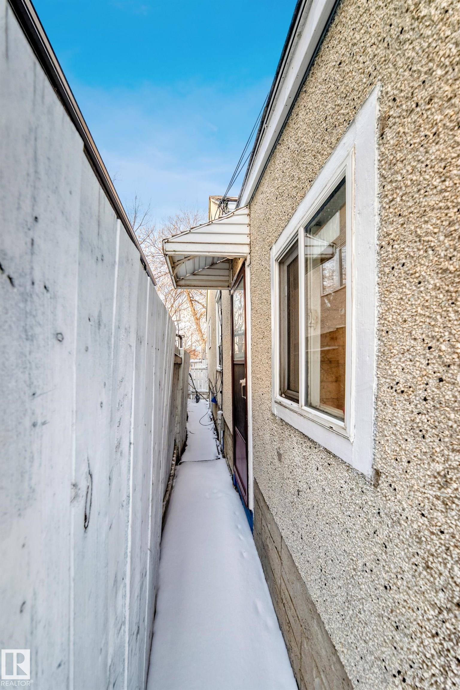 Photo 38 at 11429 89 Street NW, Parkdale, Edmonton