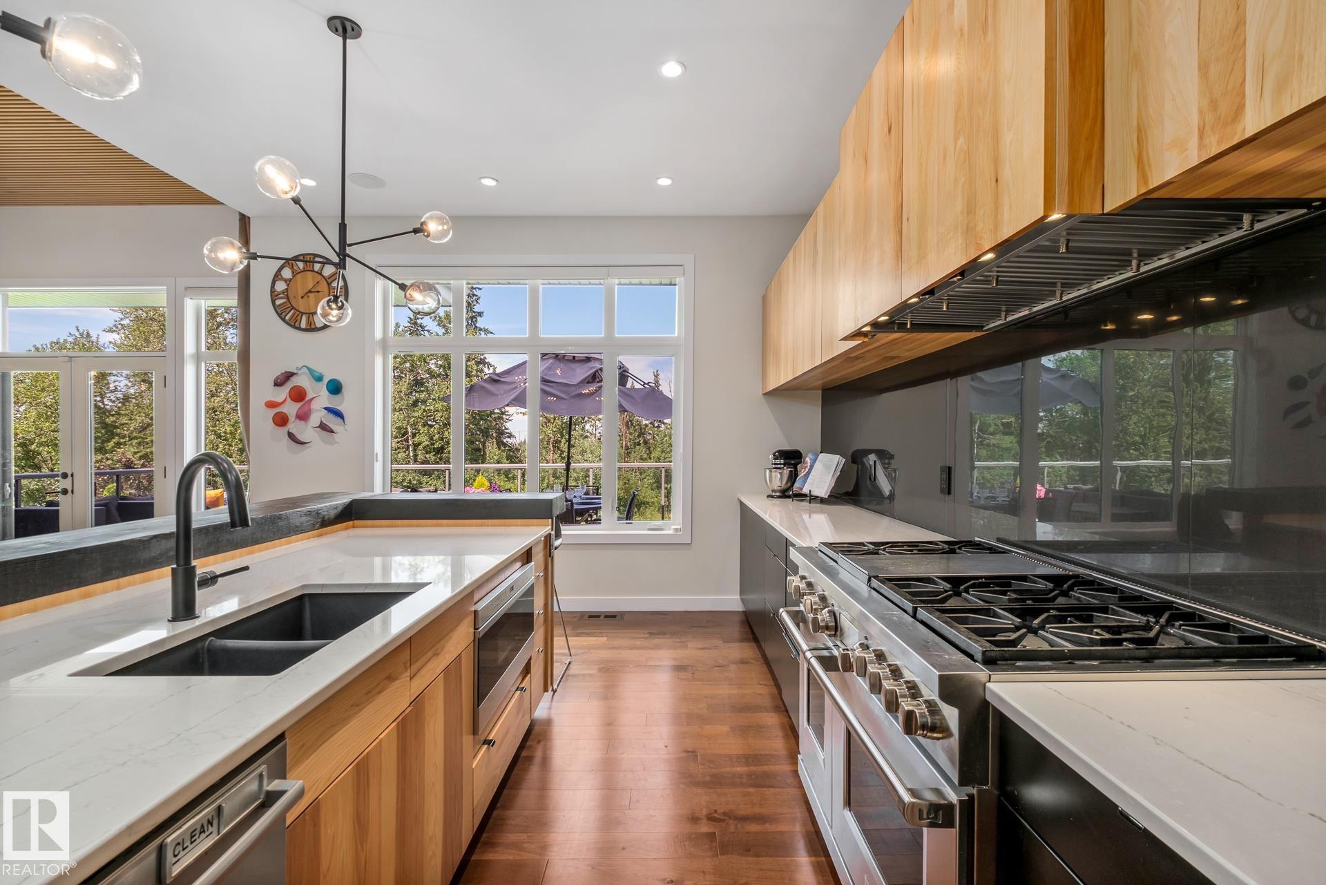 Photo 16 at 699 Howatt Drive SW, Hays Ridge Area, Edmonton