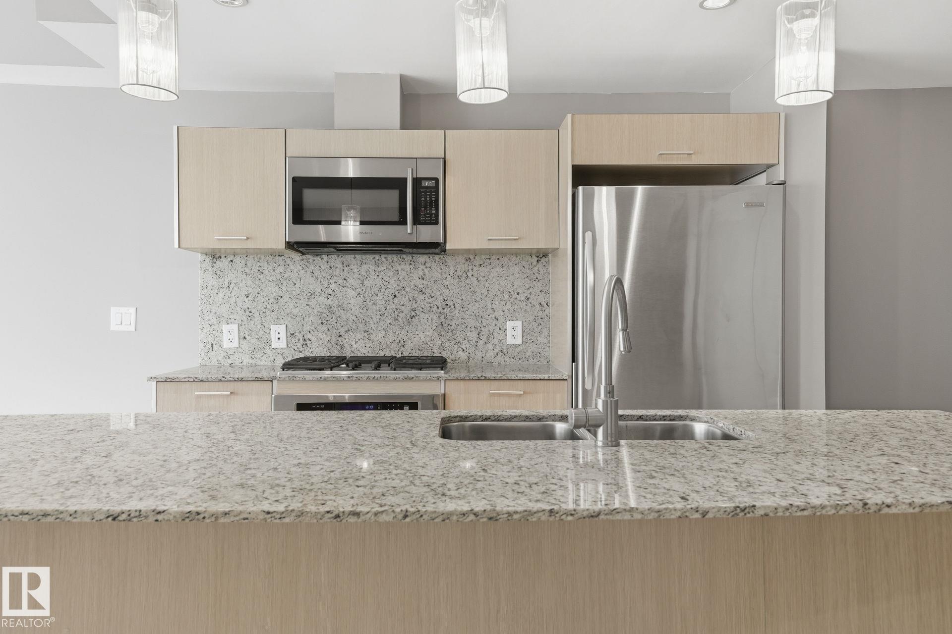 Photo 11 at 402 - 2510 109 Street NW, Ermineskin, Edmonton