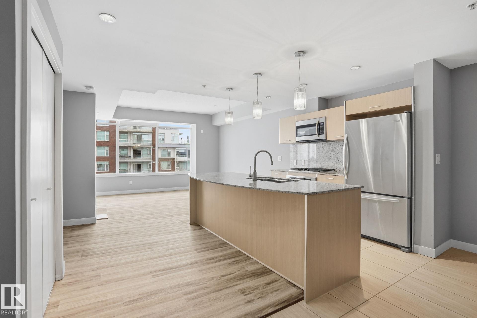 Photo 8 at 402 - 2510 109 Street NW, Ermineskin, Edmonton