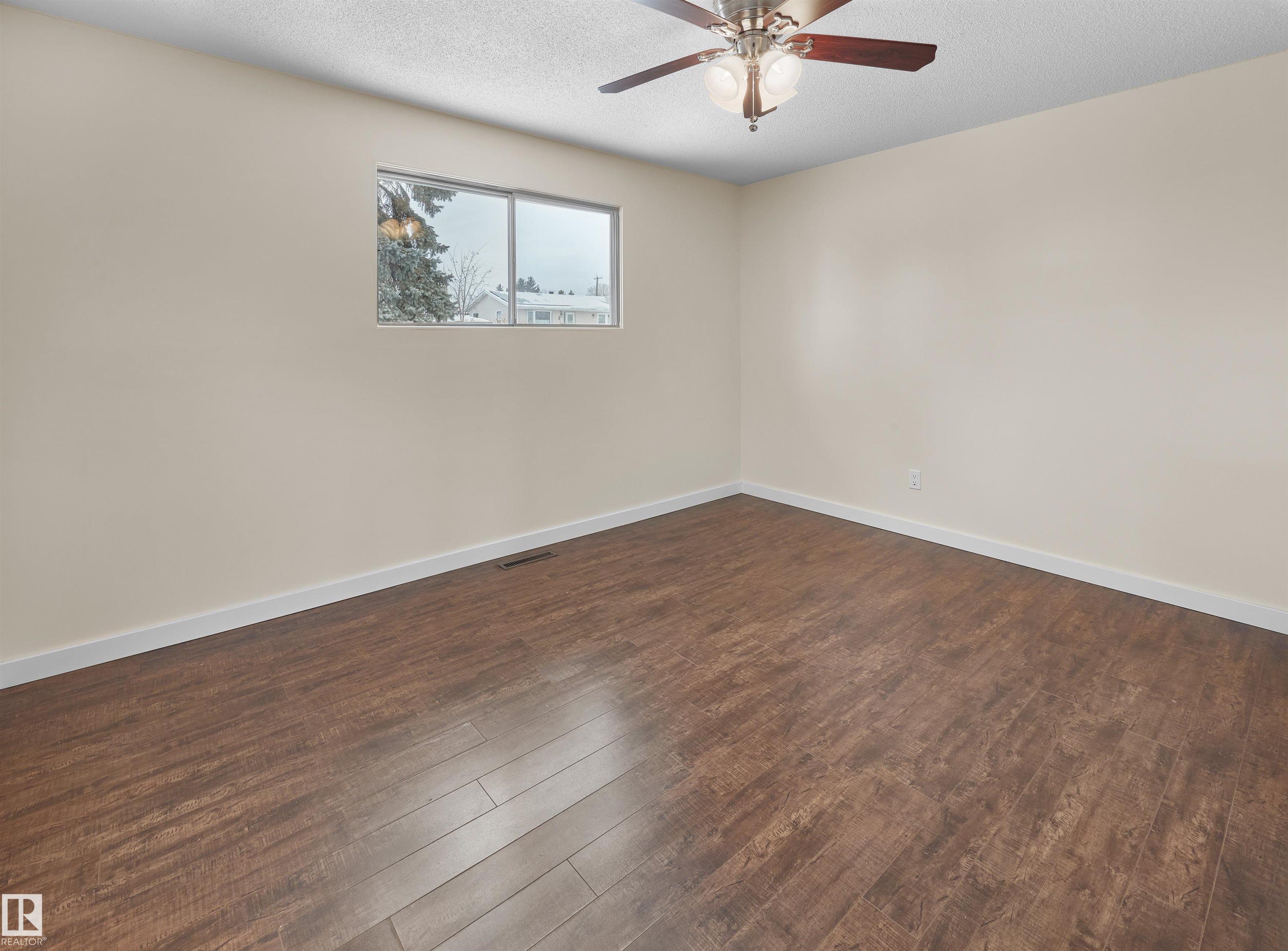 Photo 13 at 10531 52 Avenue NW, Pleasantview, Edmonton