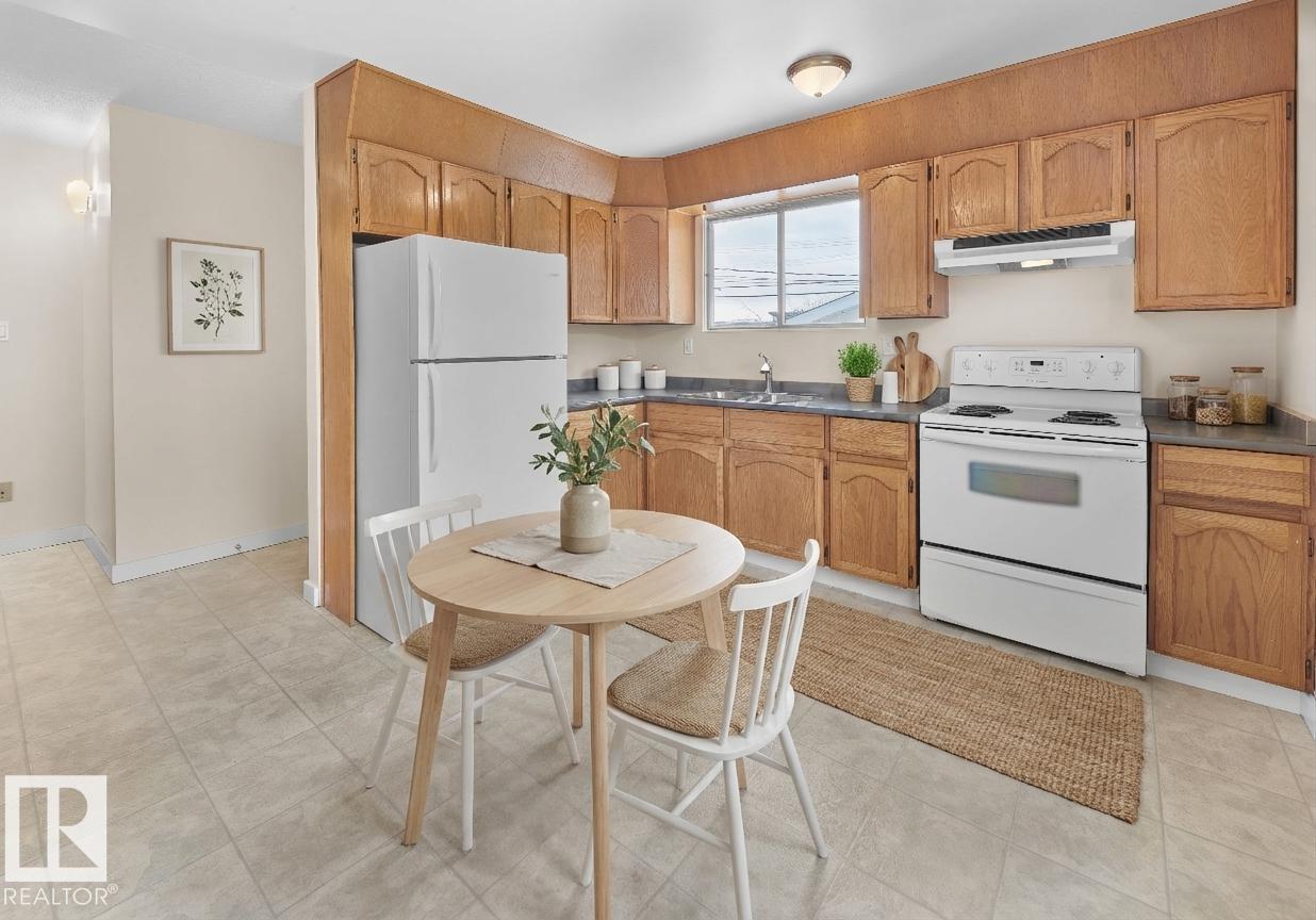 Photo 9 at 10531 52 Avenue NW, Pleasantview, Edmonton