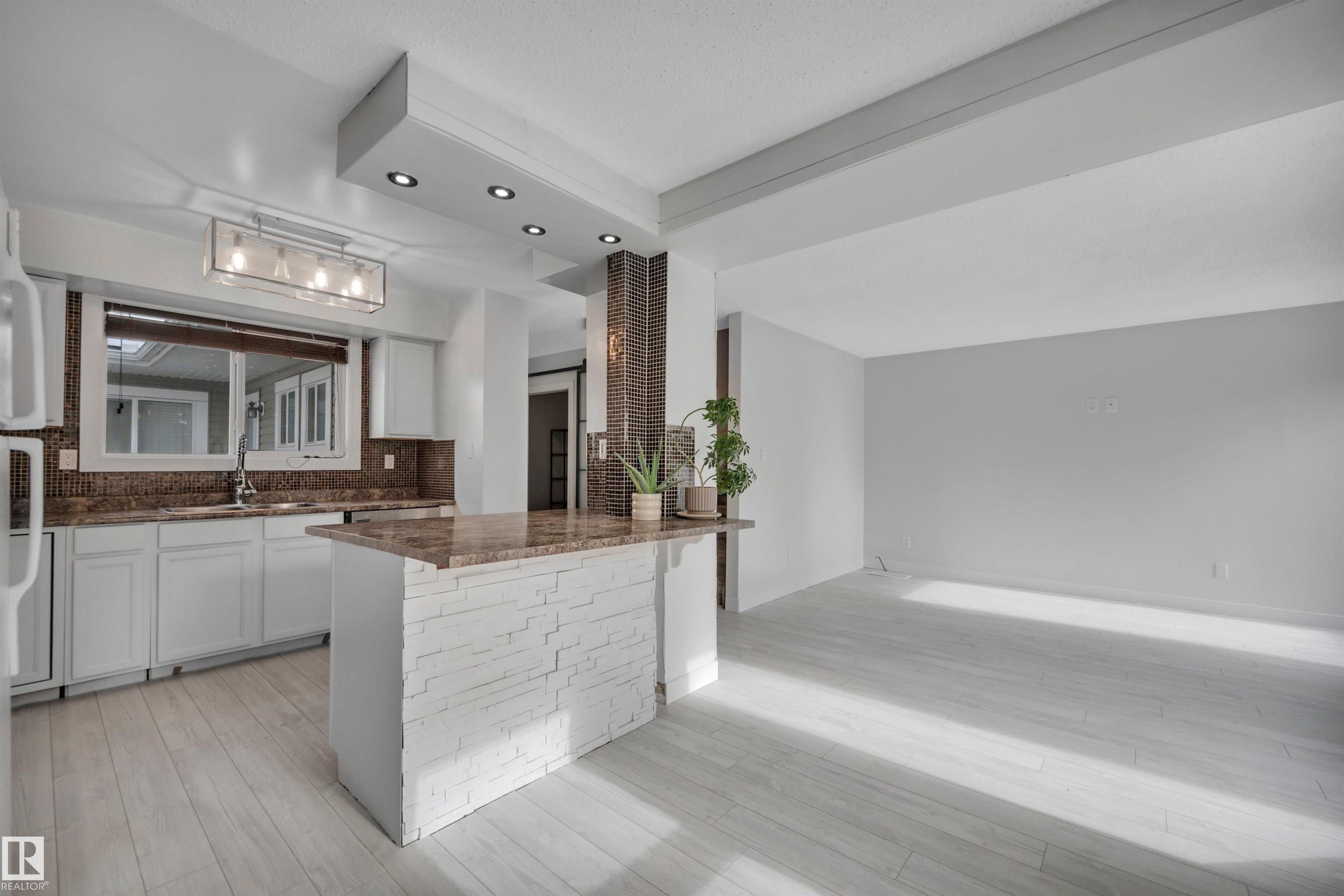 Photo 11 at 69 - 1820 56 Street NW, Meyokumin, Edmonton