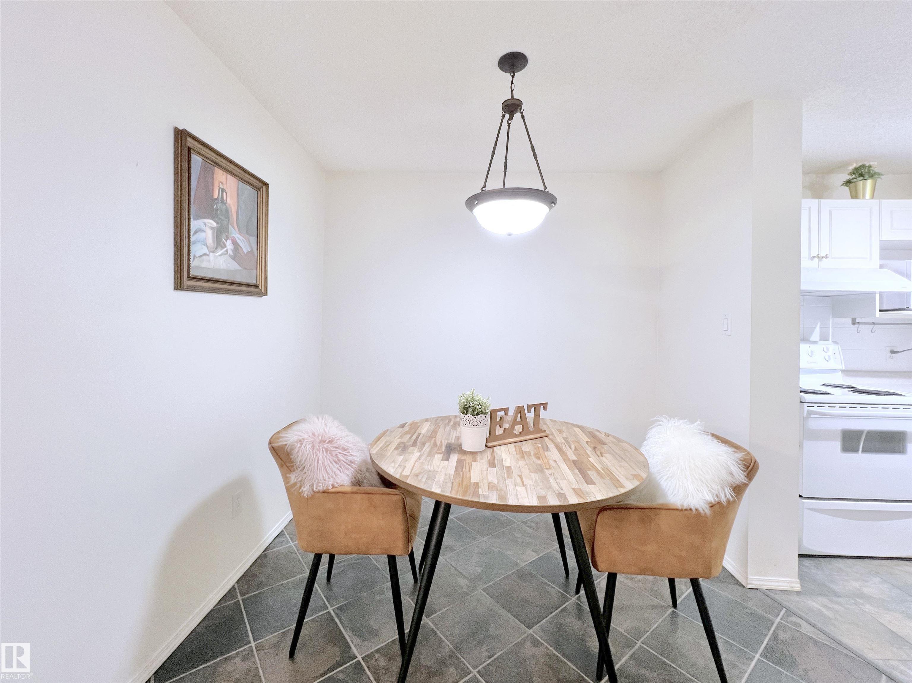 Photo 17 at 110 - 10511 42 Avenue NW, Rideau Park, Edmonton