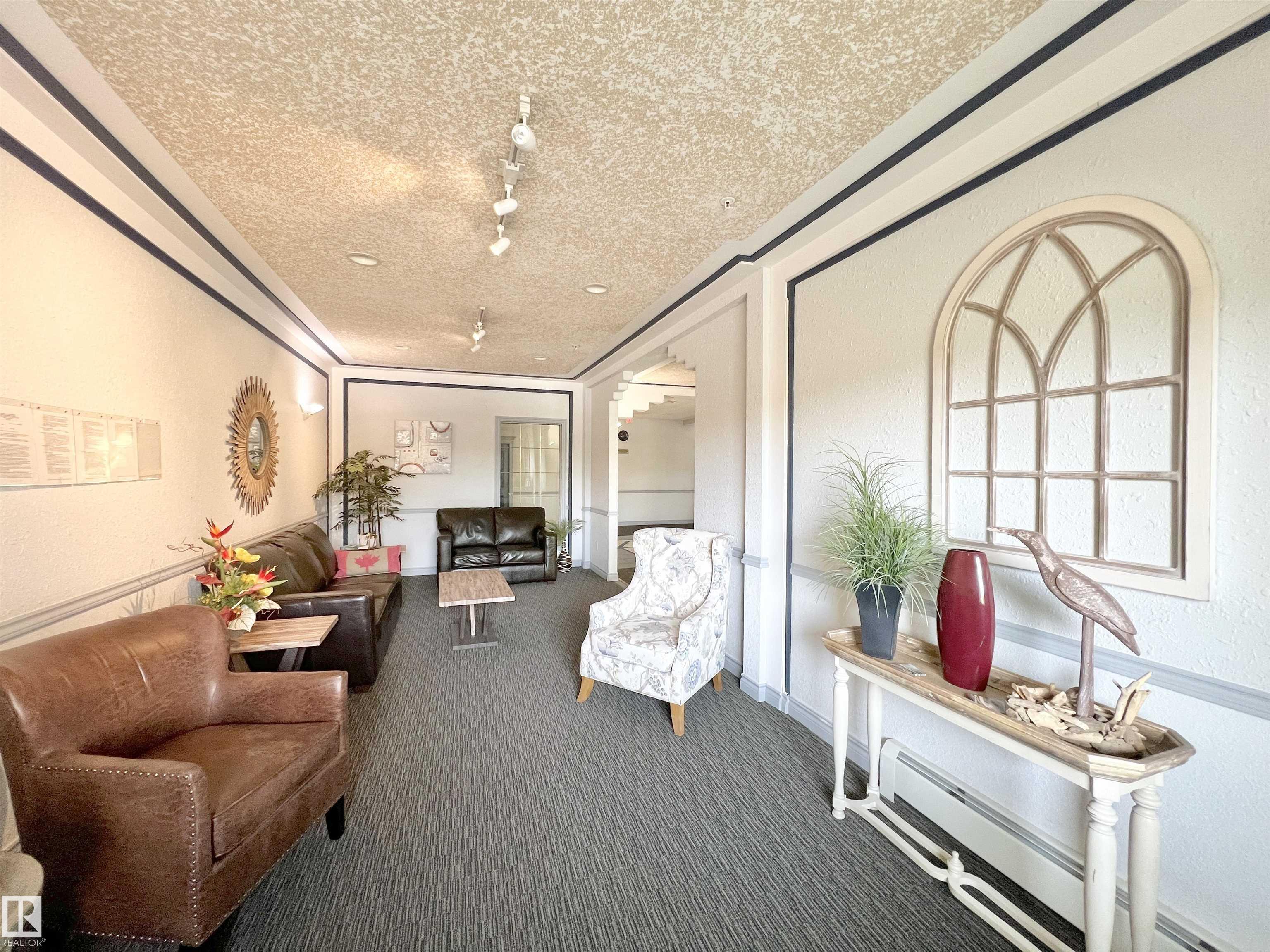 110 - 10511 42 Avenue NW, Rideau Park, Edmonton