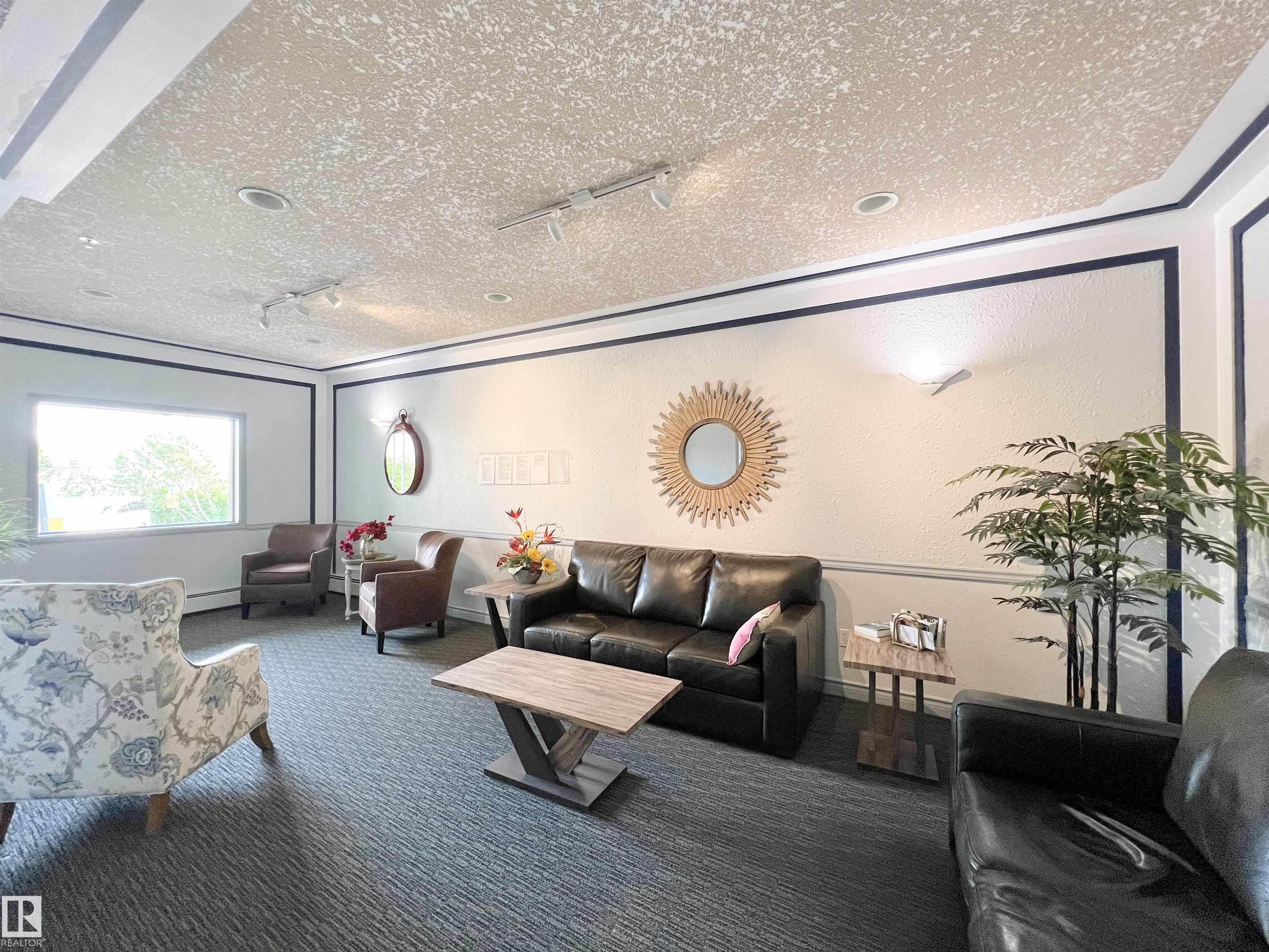 Photo 8 at 110 - 10511 42 Avenue NW, Rideau Park, Edmonton