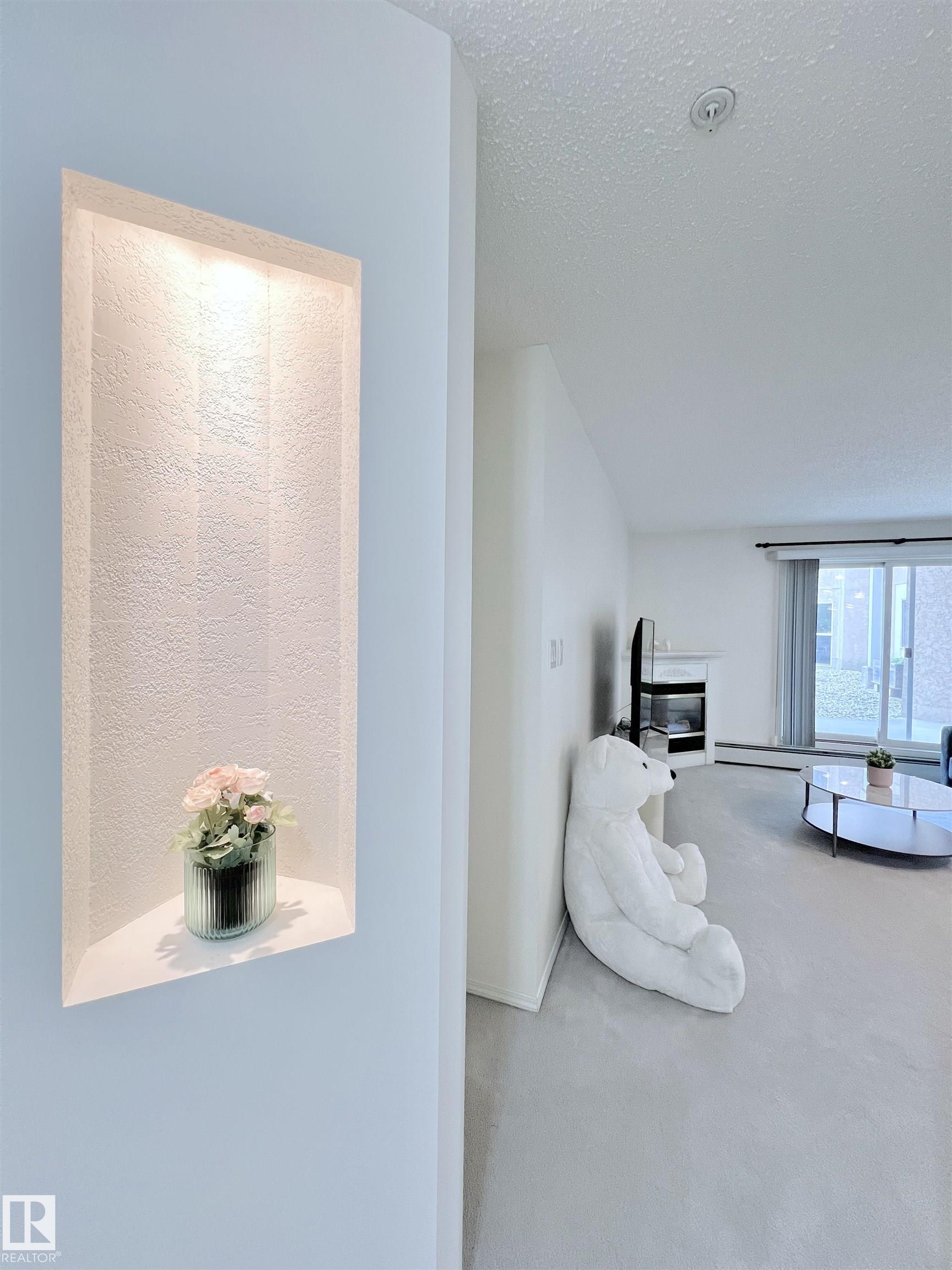 Photo 9 at 110 - 10511 42 Avenue NW, Rideau Park, Edmonton