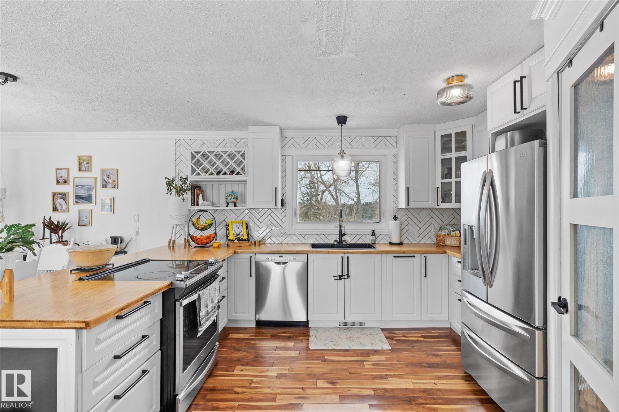 Photo 6 at 1 - 52432 Rge Road 20, Cottage Lake Heights I, Rural Parkland County