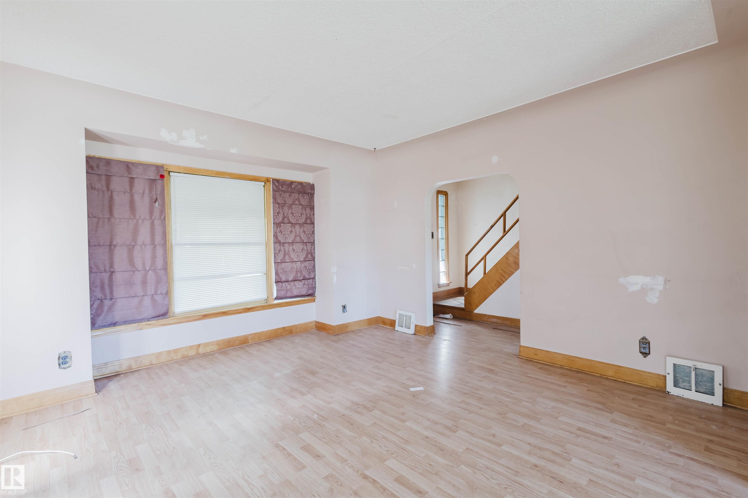 10827 111 Street NW, Queen Mary Park, Edmonton