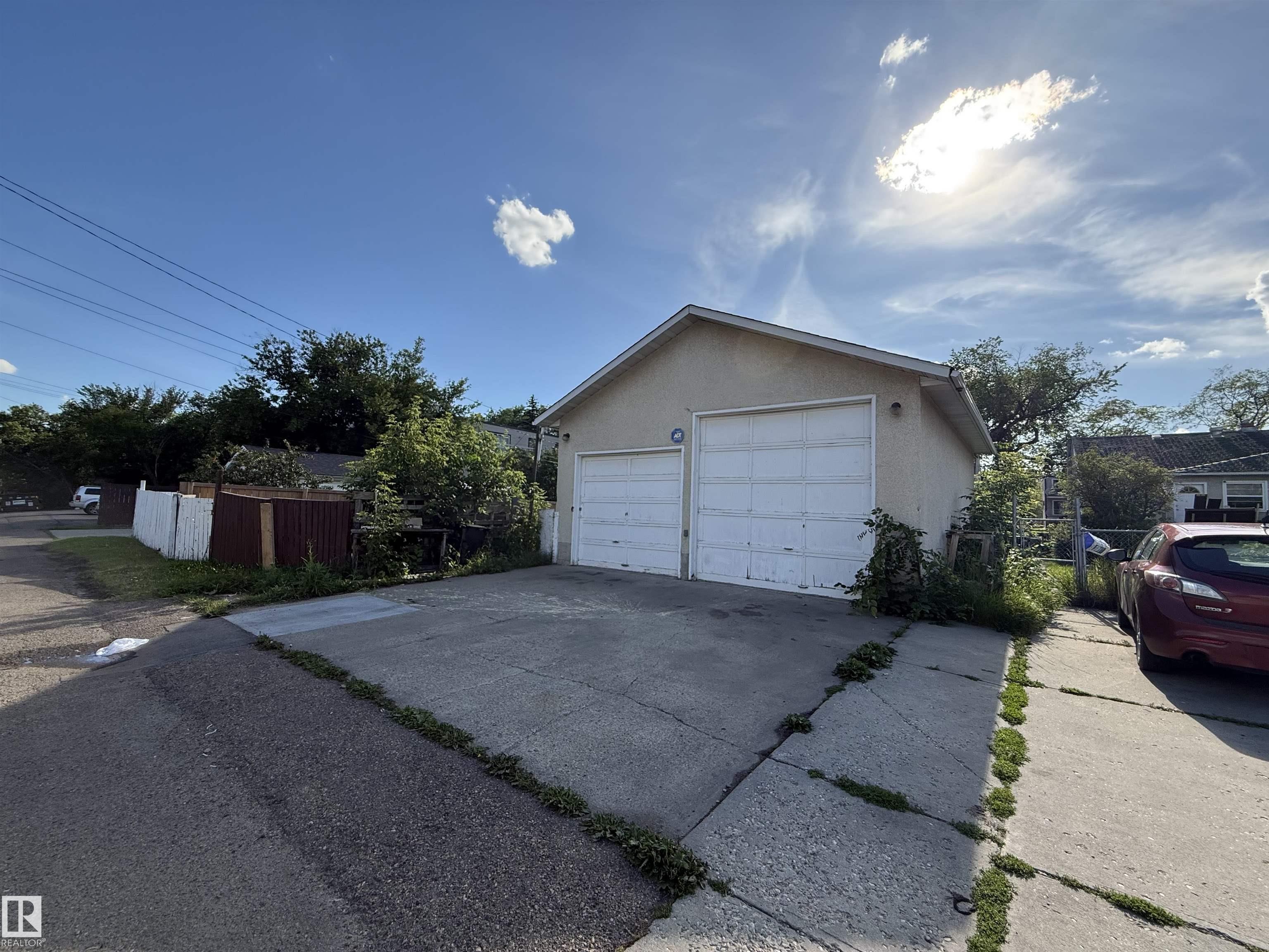 Photo 27 at 10827 111 Street NW, Queen Mary Park, Edmonton