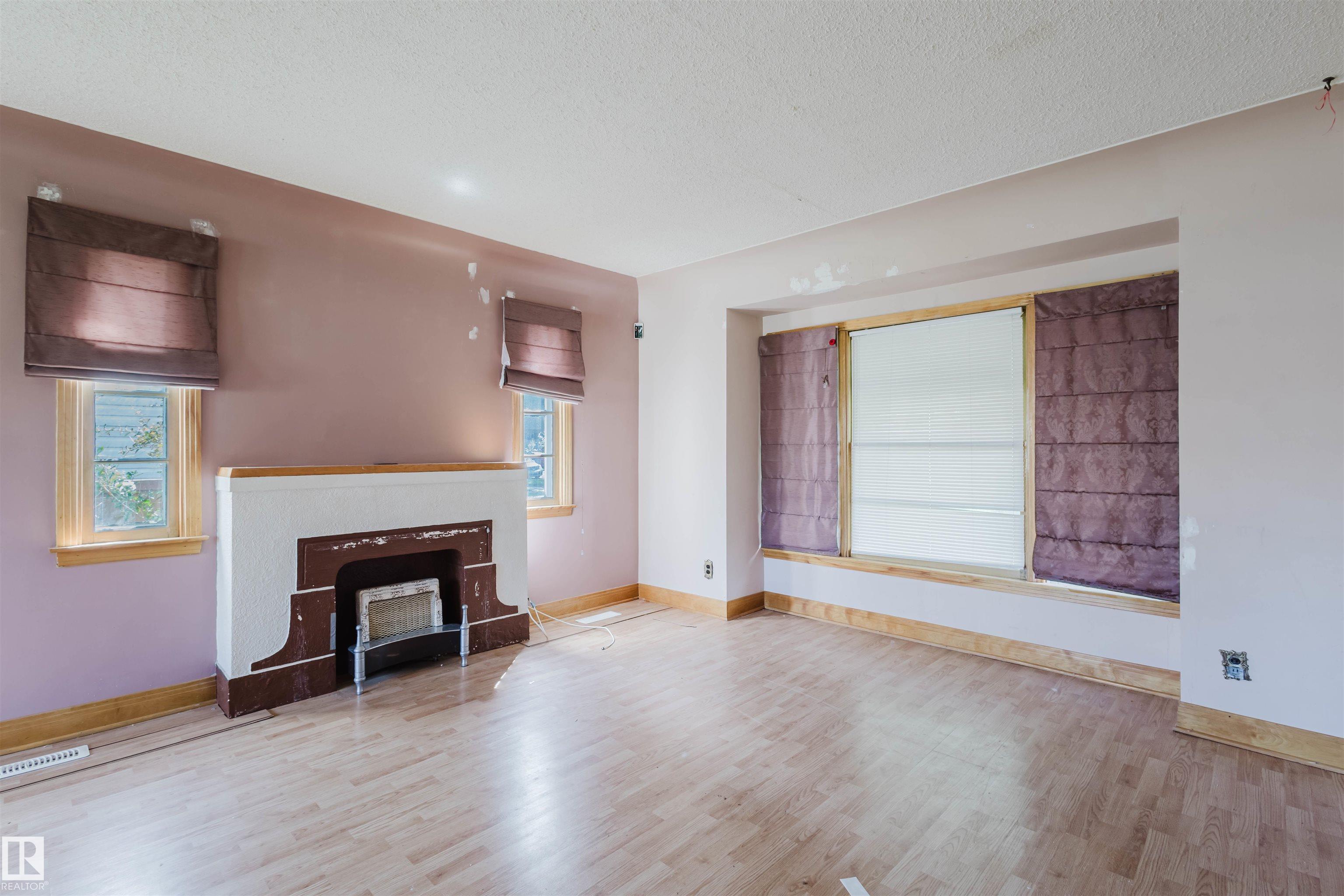 10827 111 Street NW, Queen Mary Park, Edmonton