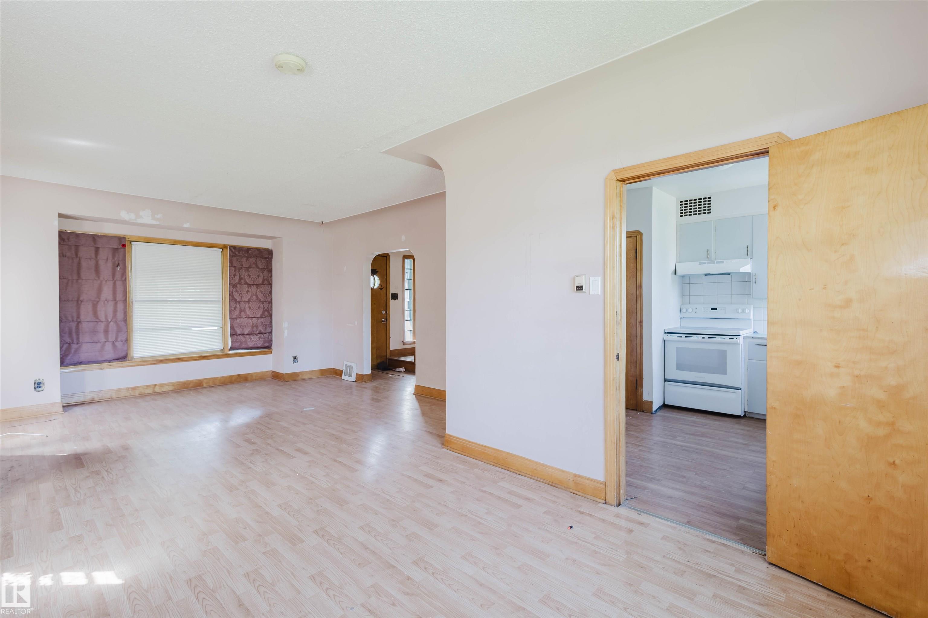 Photo 6 at 10827 111 Street NW, Queen Mary Park, Edmonton