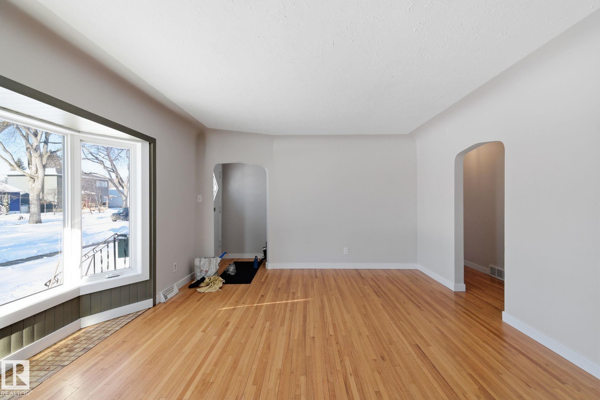 Photo 7 at 12225 134 Street NW, Dovercourt, Edmonton