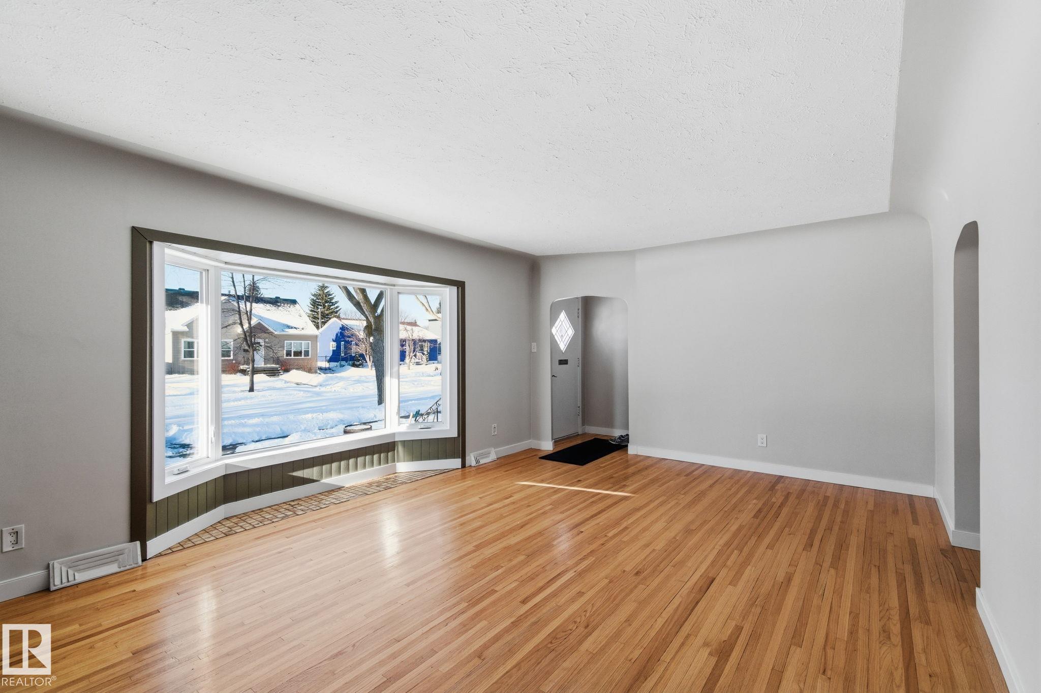 Photo 10 at 12225 134 Street NW, Dovercourt, Edmonton