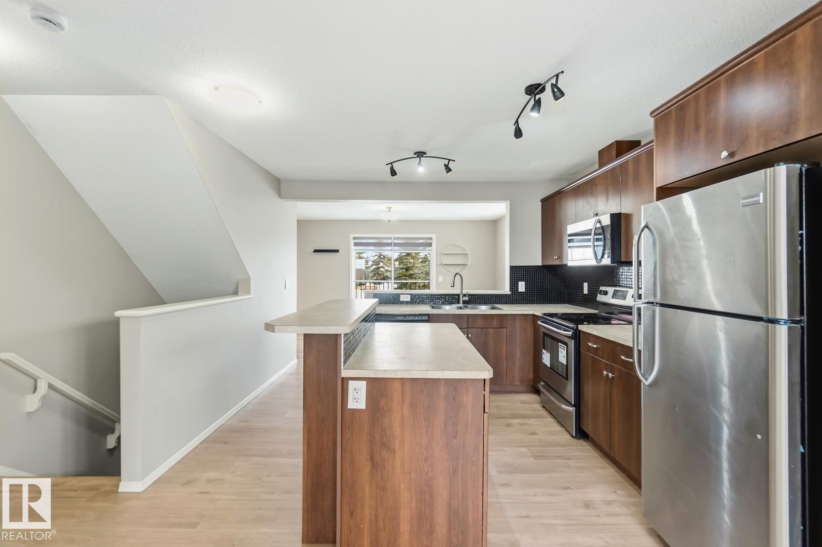 https://zimg.paragon.ice.com/ParagonImages/Property/PM/RAE/225389048/6/0/0/31f15f01aee34510a95627fe70e9a288/1/2374986bcd24a35df4d6e515e08fbc6c/225389048-0ea84a80-4a8d-4462-91a9-1c8eaeba58fc.JPG