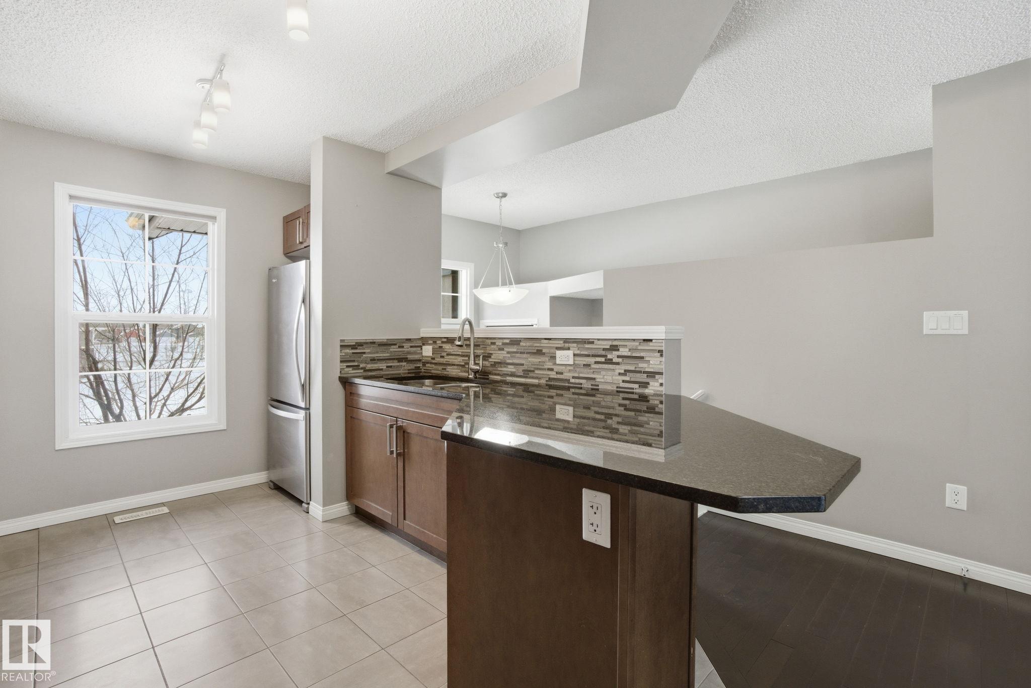 https://zimg.paragon.ice.com/ParagonImages/Property/PM/RAE/225389049/13/0/0/573b92c8e77aa48dfd0f5dea476c8429/1/d168287c7710583517dcee4d1e1f1c48/225389049-d9f9873f-a7fd-4c08-a0a4-132af38bd3f0.JPG