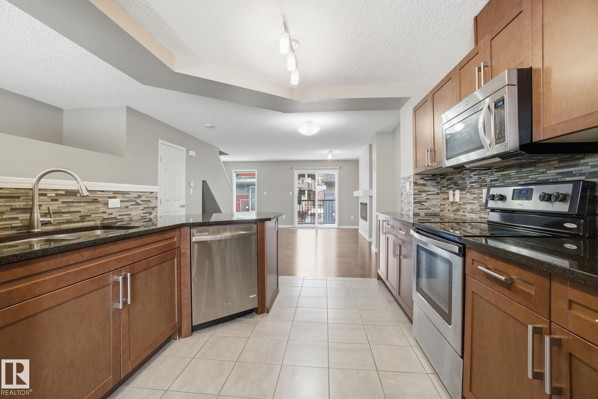 https://zimg.paragon.ice.com/ParagonImages/Property/PM/RAE/225389049/15/0/0/4edce4a48184e0be806f12e2cd6a796a/1/d168287c7710583517dcee4d1e1f1c48/225389049-cfdcd39d-62dd-41fa-a674-43bfae1f76a8.JPG