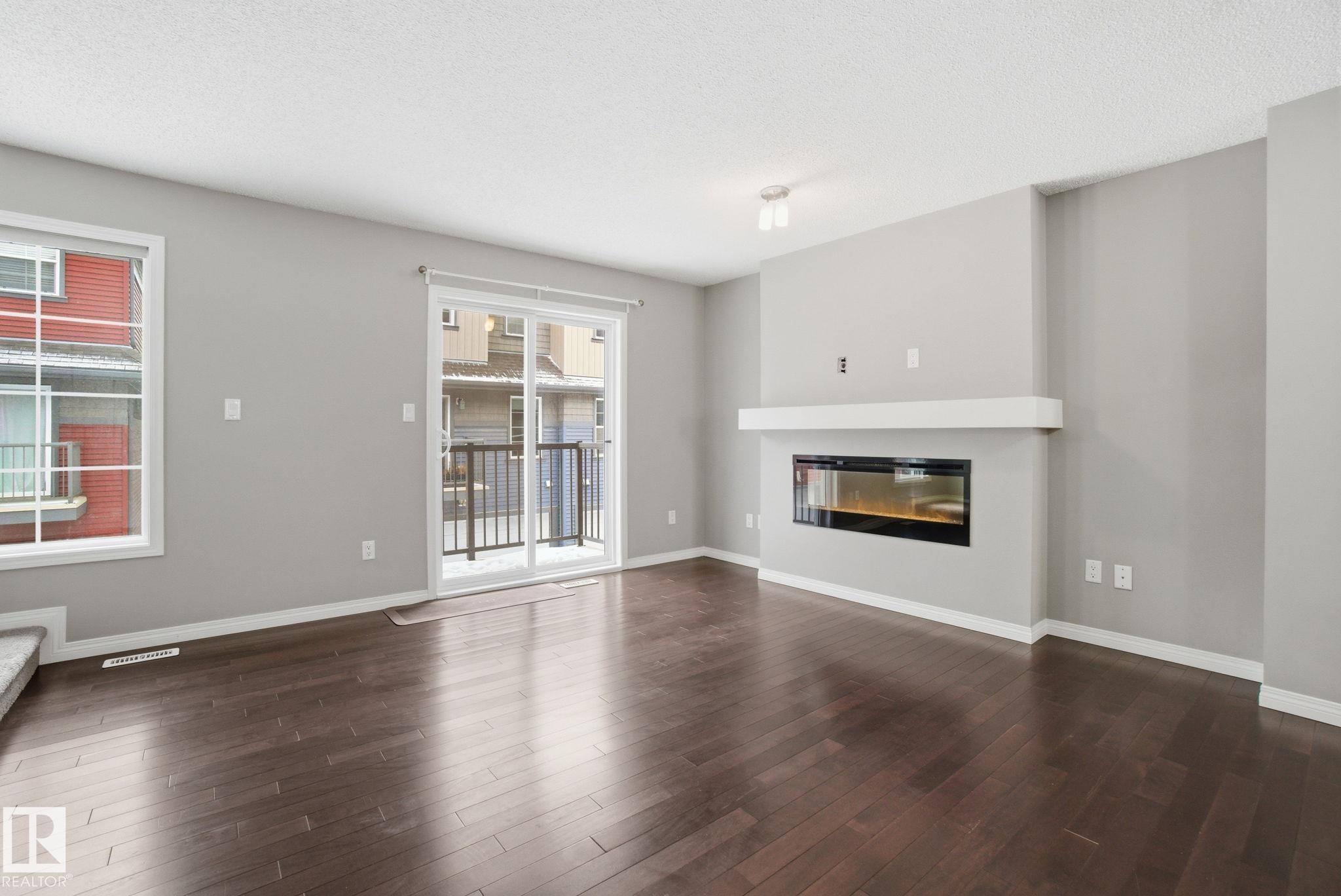 https://zimg.paragon.ice.com/ParagonImages/Property/PM/RAE/225389049/17/0/0/d4ef16ce7f06e1d2f1d2c74274b3a774/1/d168287c7710583517dcee4d1e1f1c48/225389049-a7a20bd5-4e54-4024-9223-a1774437bb67.JPG