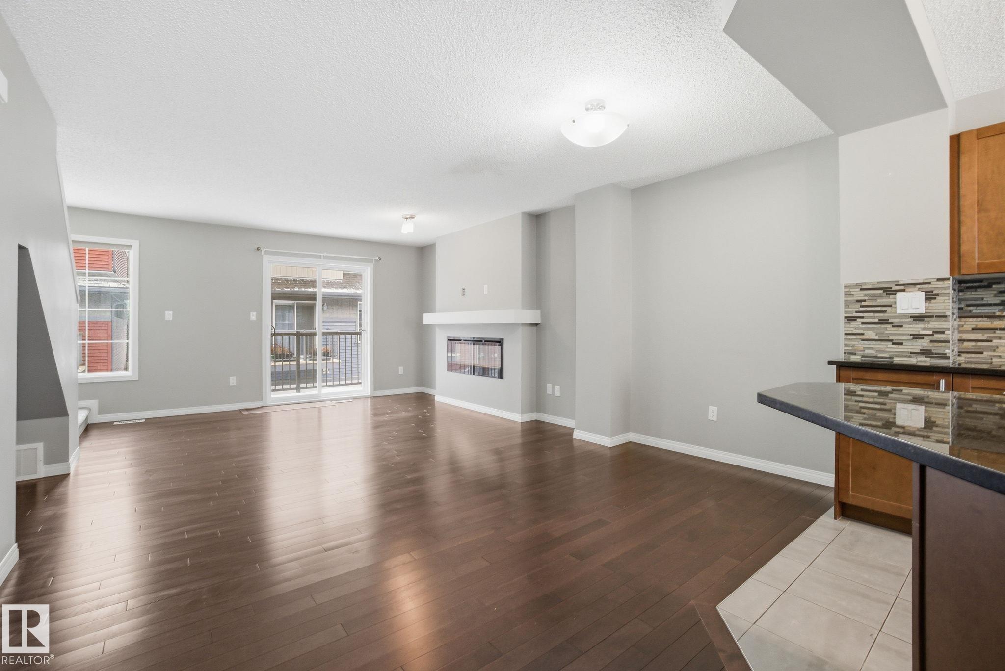 https://zimg.paragon.ice.com/ParagonImages/Property/PM/RAE/225389049/9/0/0/19d7f4f934ea182cdb26a54371f5e866/1/d168287c7710583517dcee4d1e1f1c48/225389049-dd04f4a5-bf58-4f4d-82f6-995acd697dfa.JPG