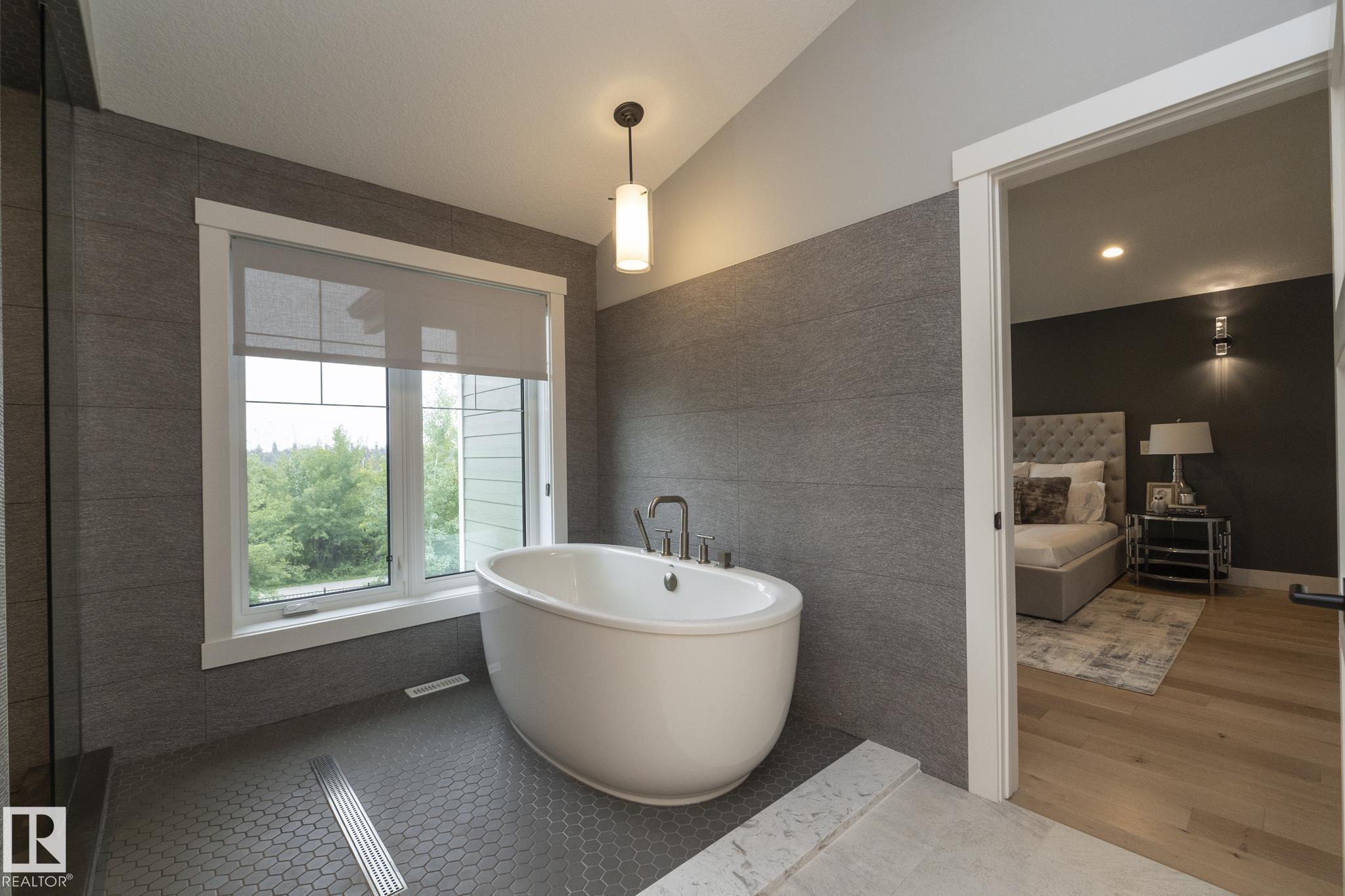 Photo 37 at 7549 May Common NW, Magrath Heights, Edmonton