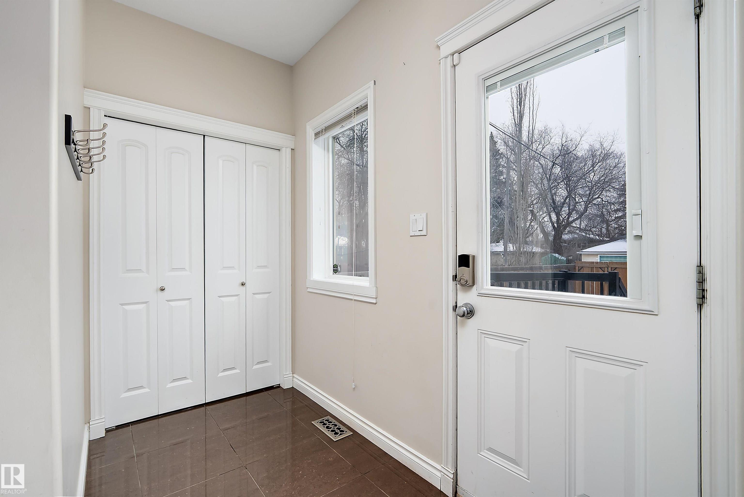 https://zimg.paragon.ice.com/ParagonImages/Property/PM/RAE/225389083/12/0/0/b97893babbd2c8a2a3a8d7e72c4f3857/1/0e2dbc1dae037f639e77729eba014615/225389083-ed9dae73-4c26-4d44-9b81-73758fde8055.JPG