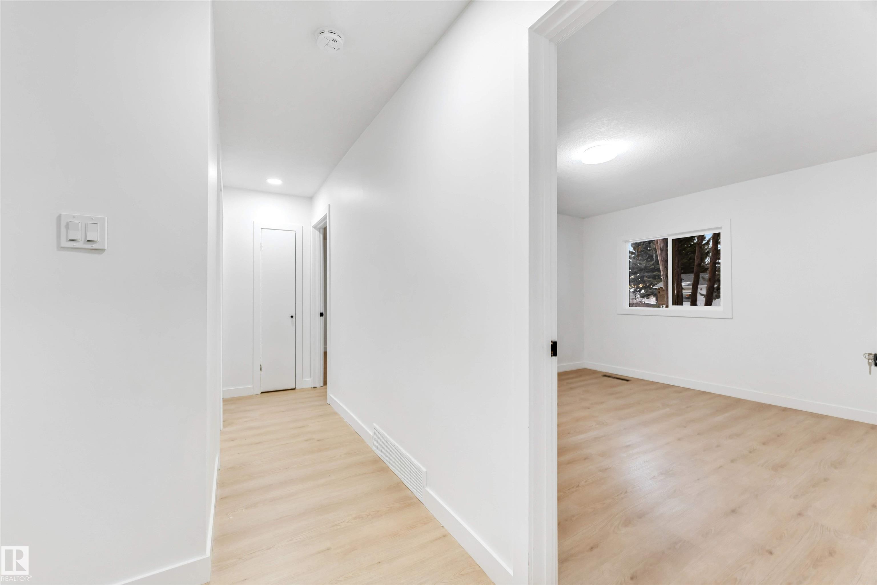 Photo 15 at 12423 91 Street NW, Delton, Edmonton