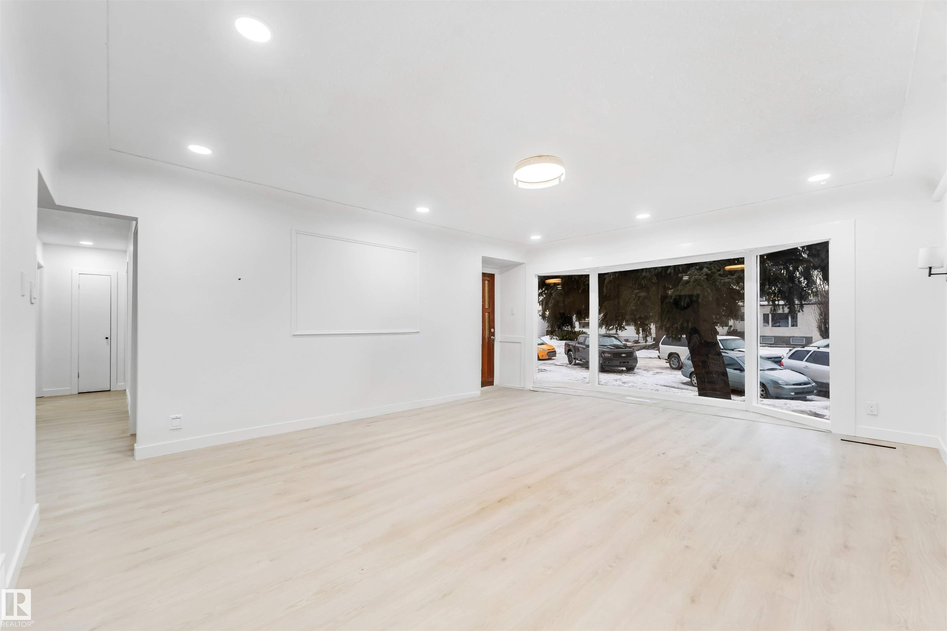 Photo 7 at 12423 91 Street NW, Delton, Edmonton