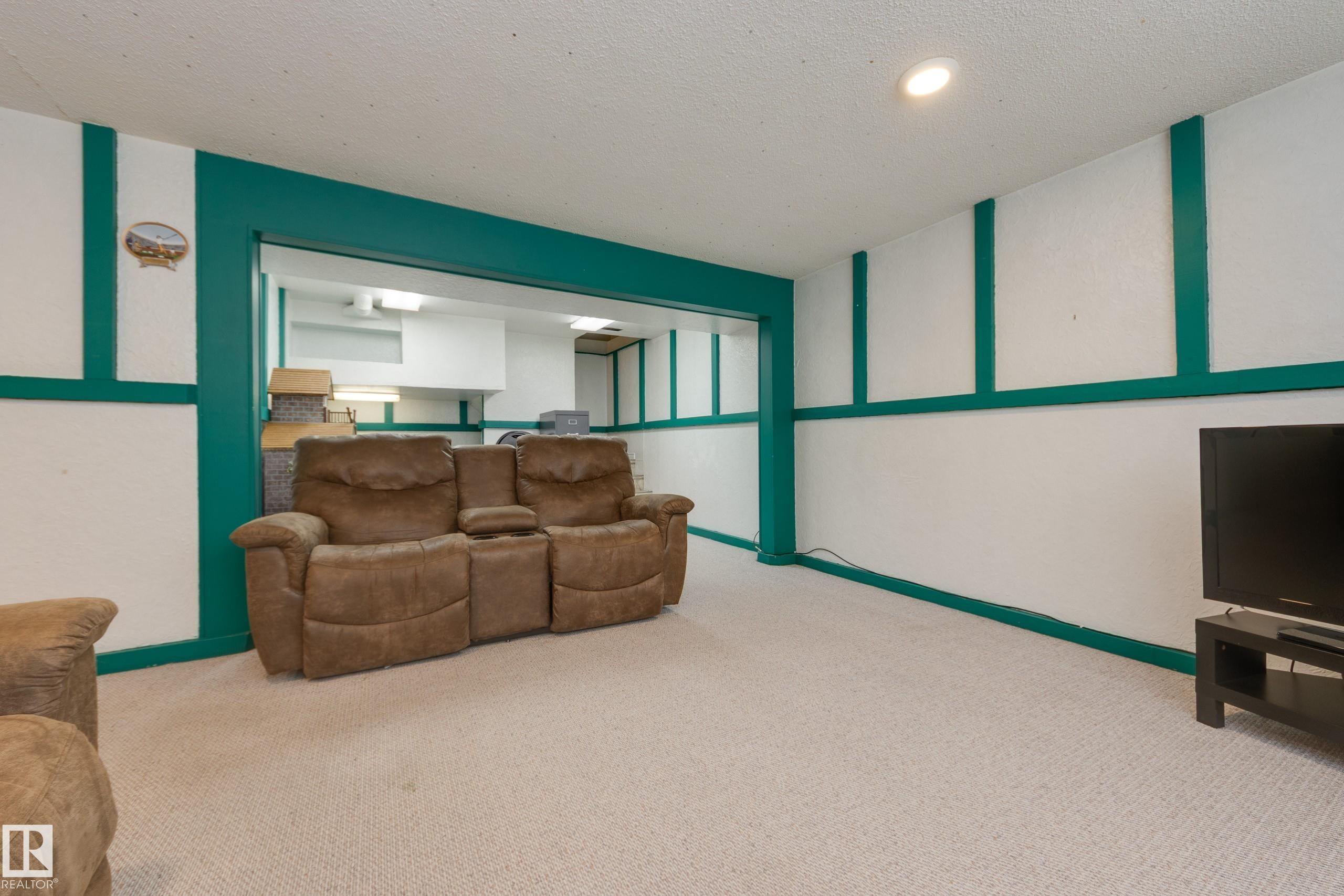 Photo 20 at 16407 87 Avenue NW, Elmwood, Edmonton