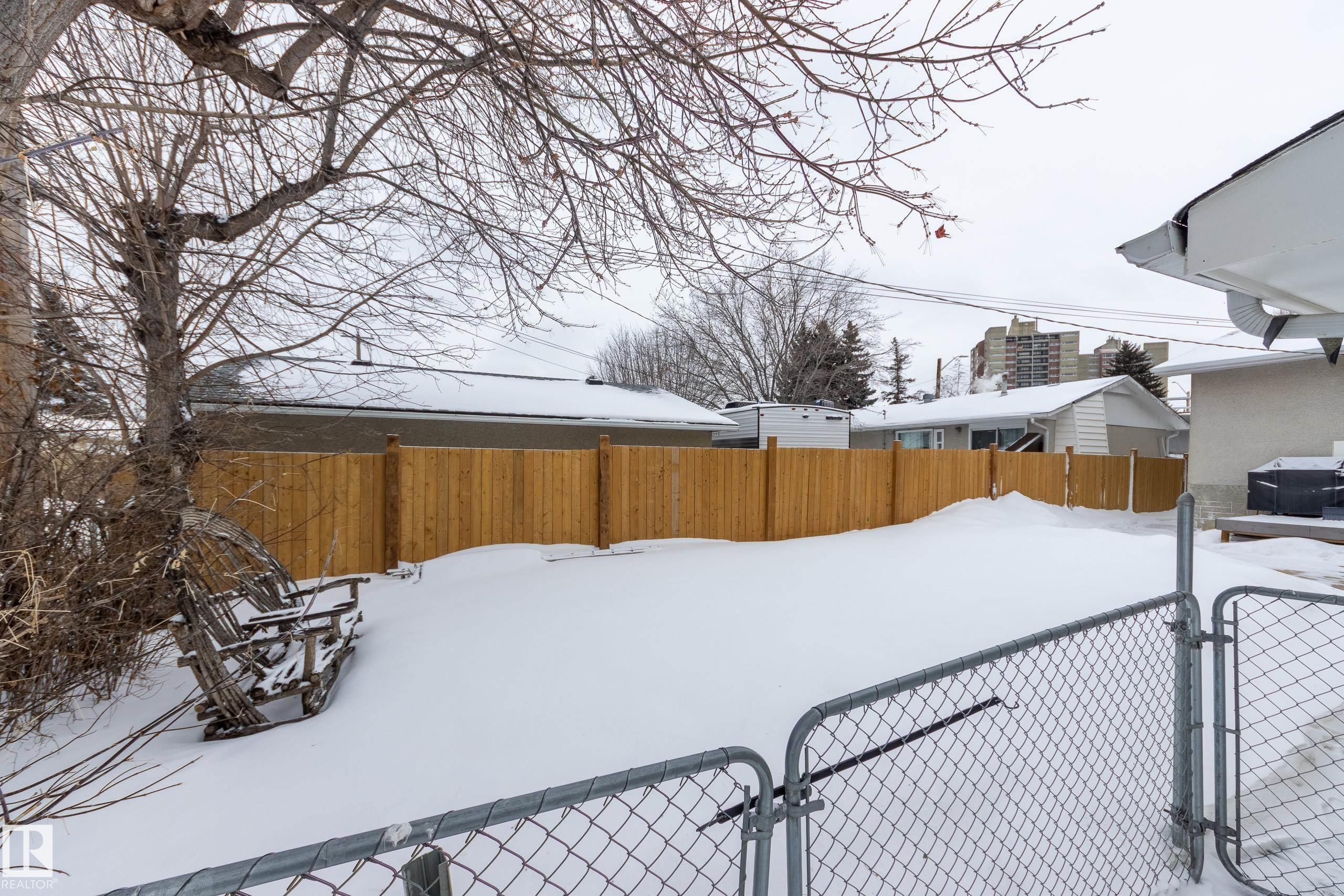 Photo 32 at 16407 87 Avenue NW, Elmwood, Edmonton