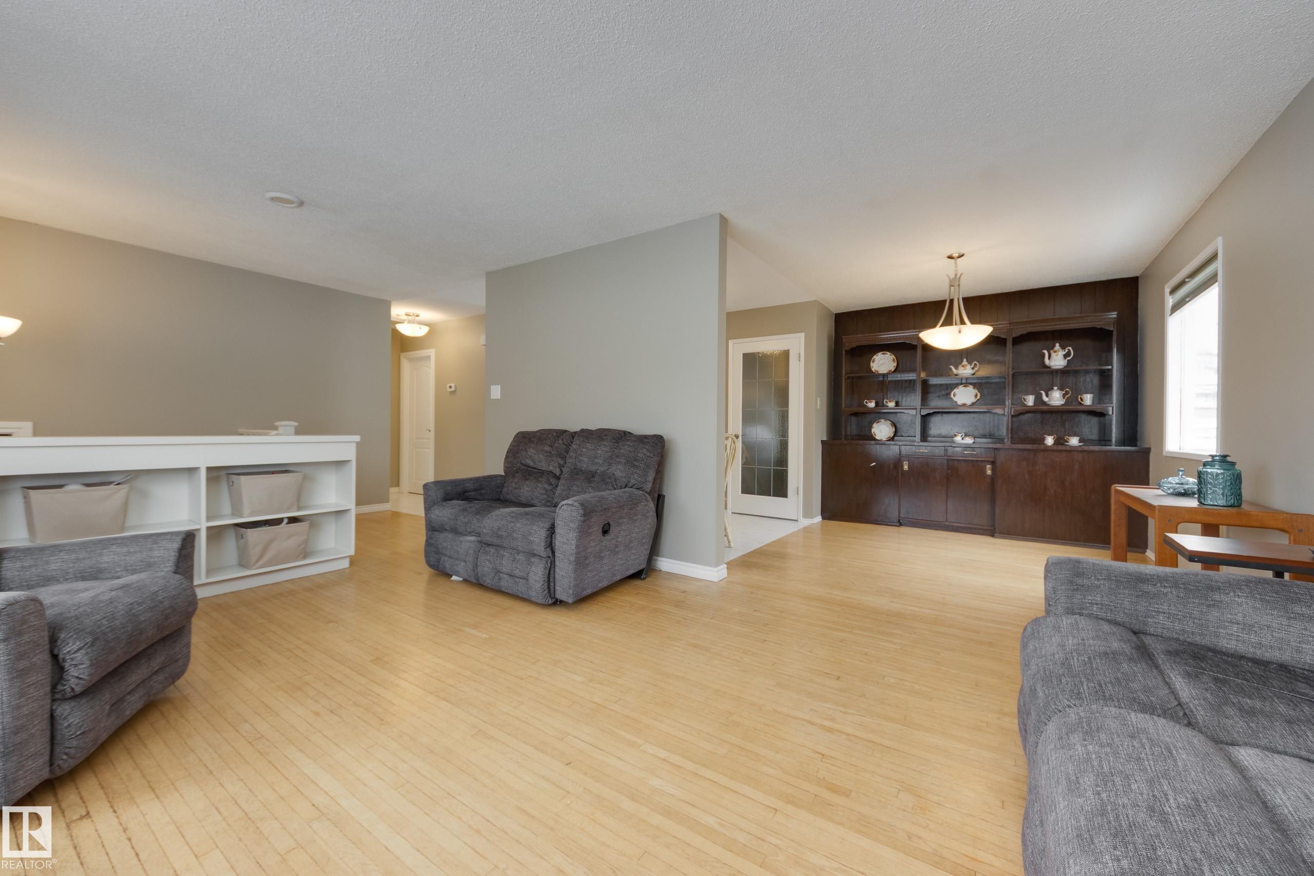 16407 87 Avenue NW, Elmwood, Edmonton