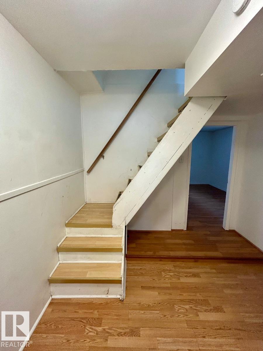 Photo 11 at 12132 59 Street NW, Montrose, Edmonton