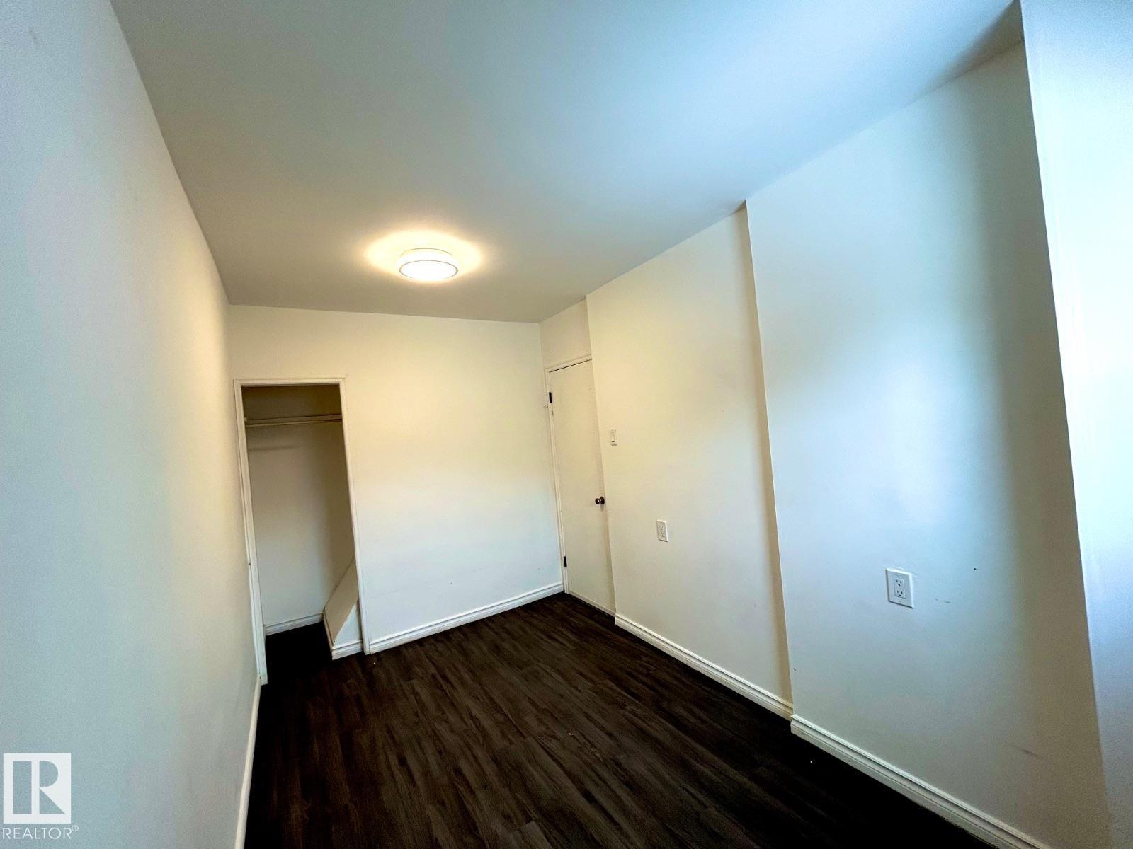 Photo 9 at 12132 59 Street NW, Montrose, Edmonton