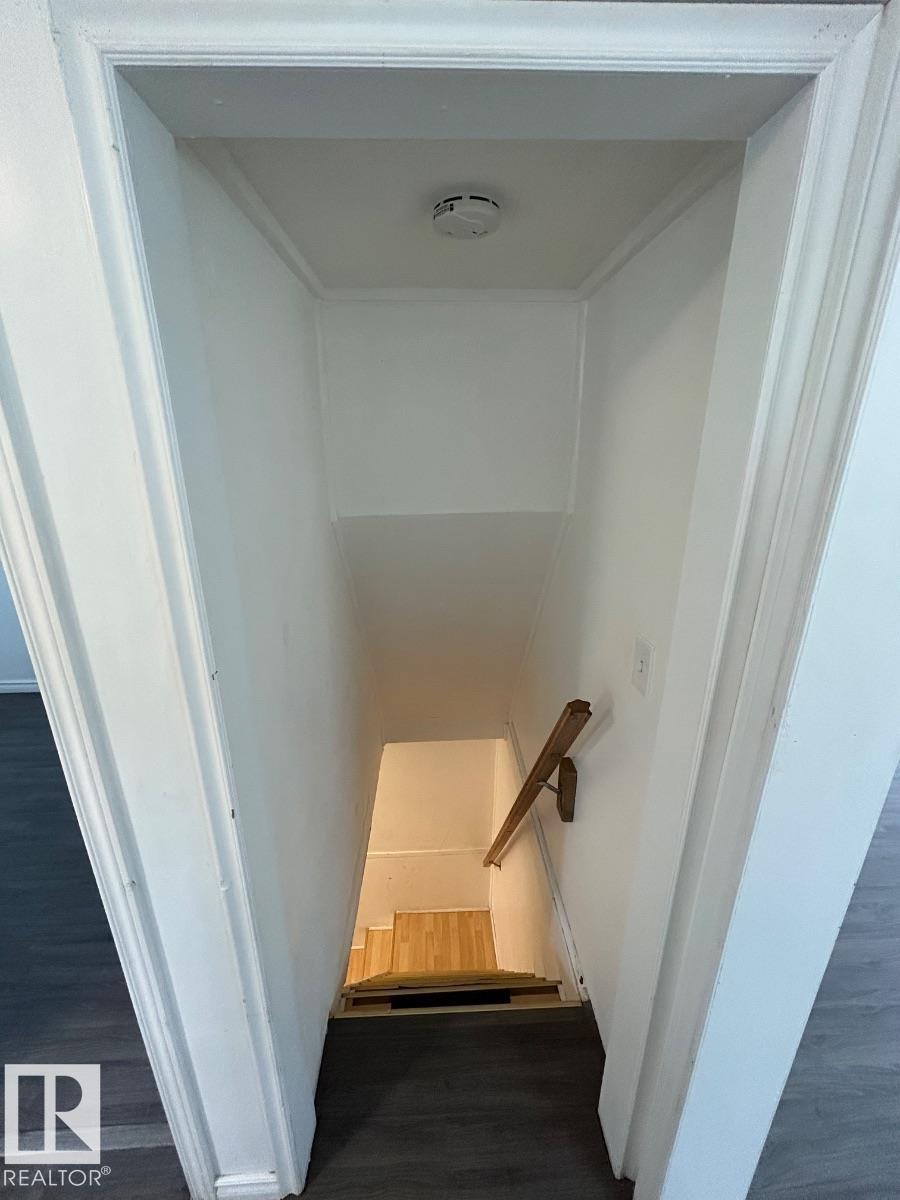 Photo 10 at 12132 59 Street NW, Montrose, Edmonton