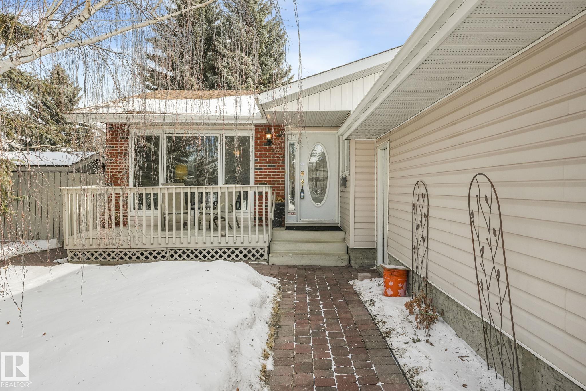 587 Wahstao Road NW, Oleskiw, Edmonton