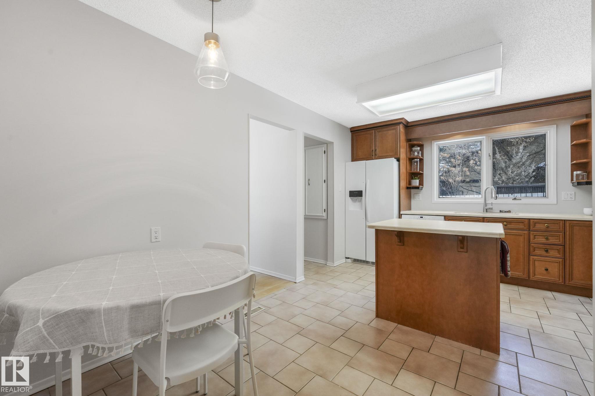 Photo 13 at 587 Wahstao Road NW, Oleskiw, Edmonton