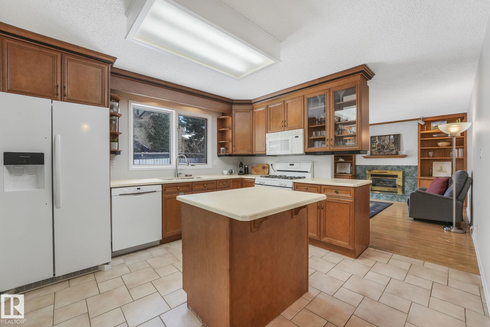 Photo 16 at 587 Wahstao Road NW, Oleskiw, Edmonton