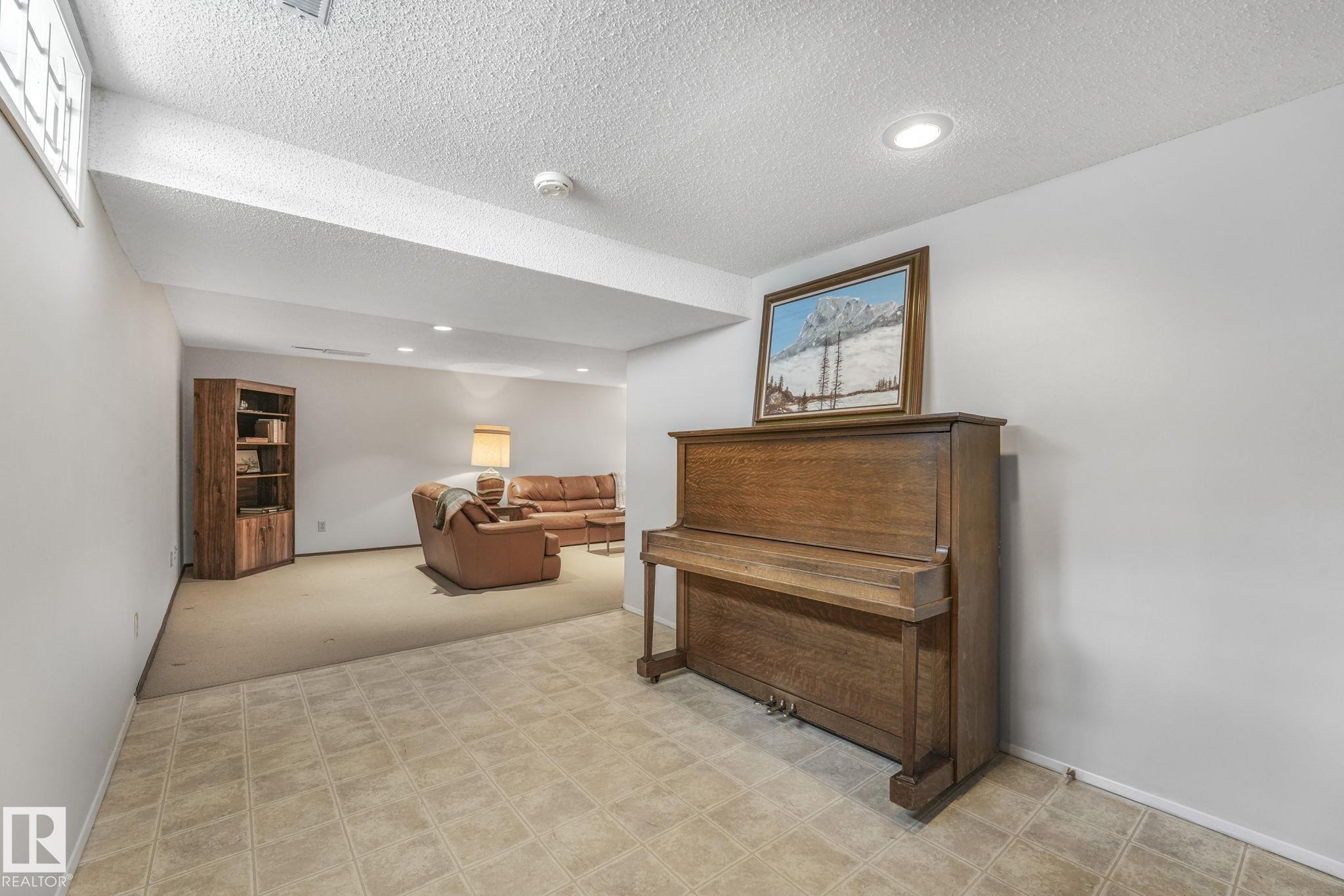 Photo 34 at 587 Wahstao Road NW, Oleskiw, Edmonton