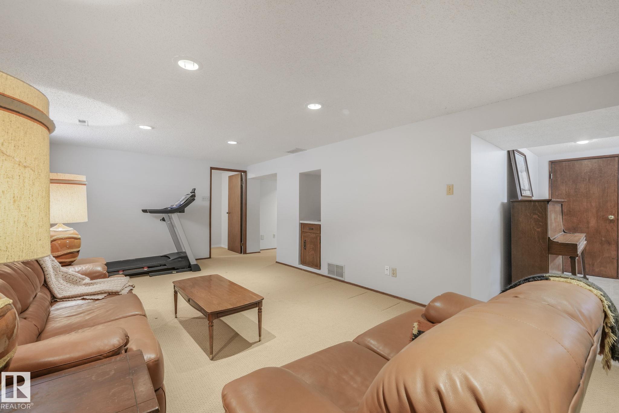 Photo 36 at 587 Wahstao Road NW, Oleskiw, Edmonton