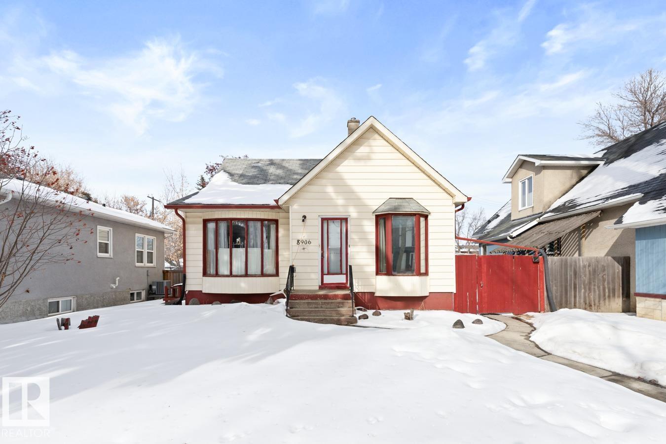 8906 94 Avenue NW, Strathearn, Edmonton