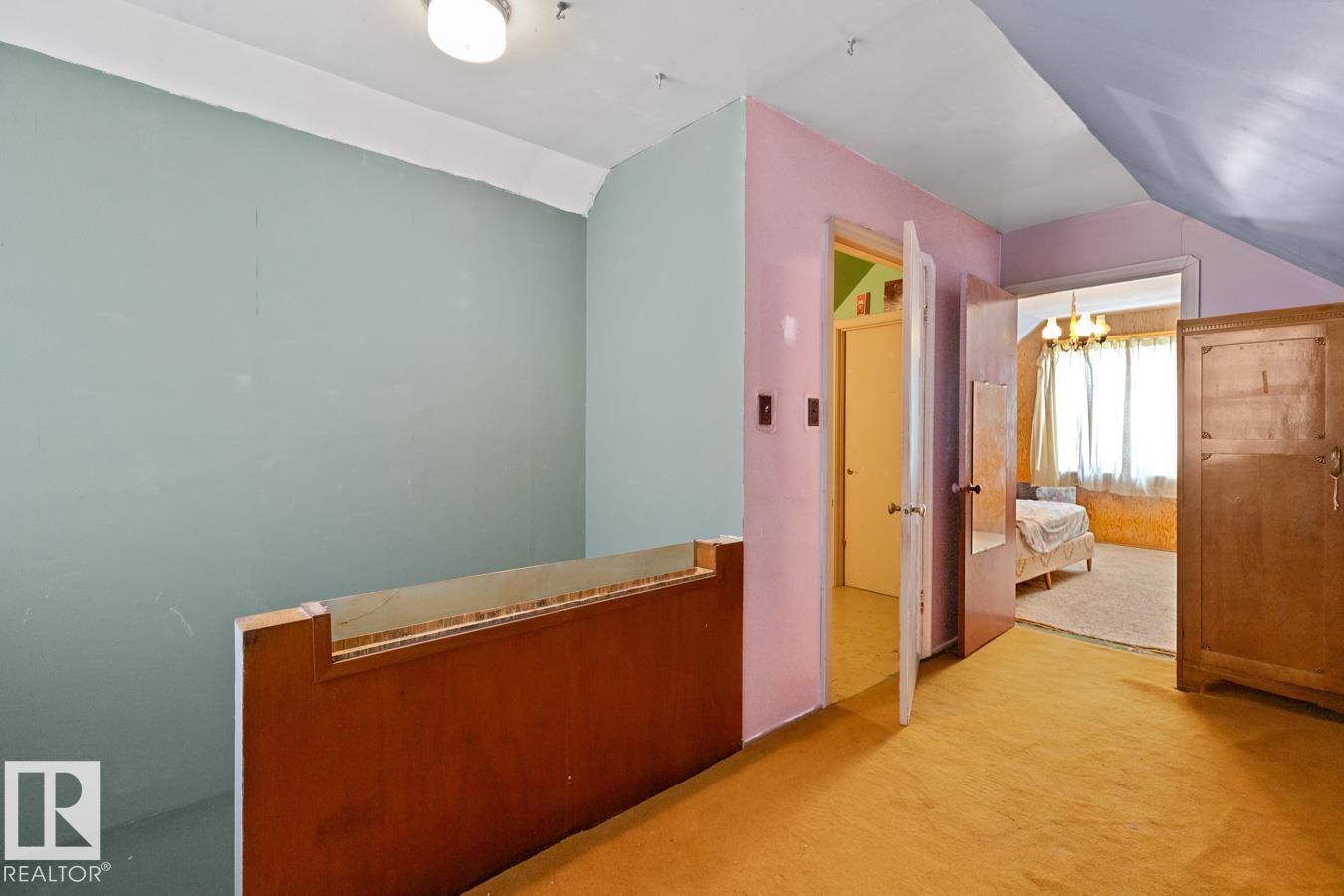 Photo 13 at 8906 94 Avenue NW, Strathearn, Edmonton