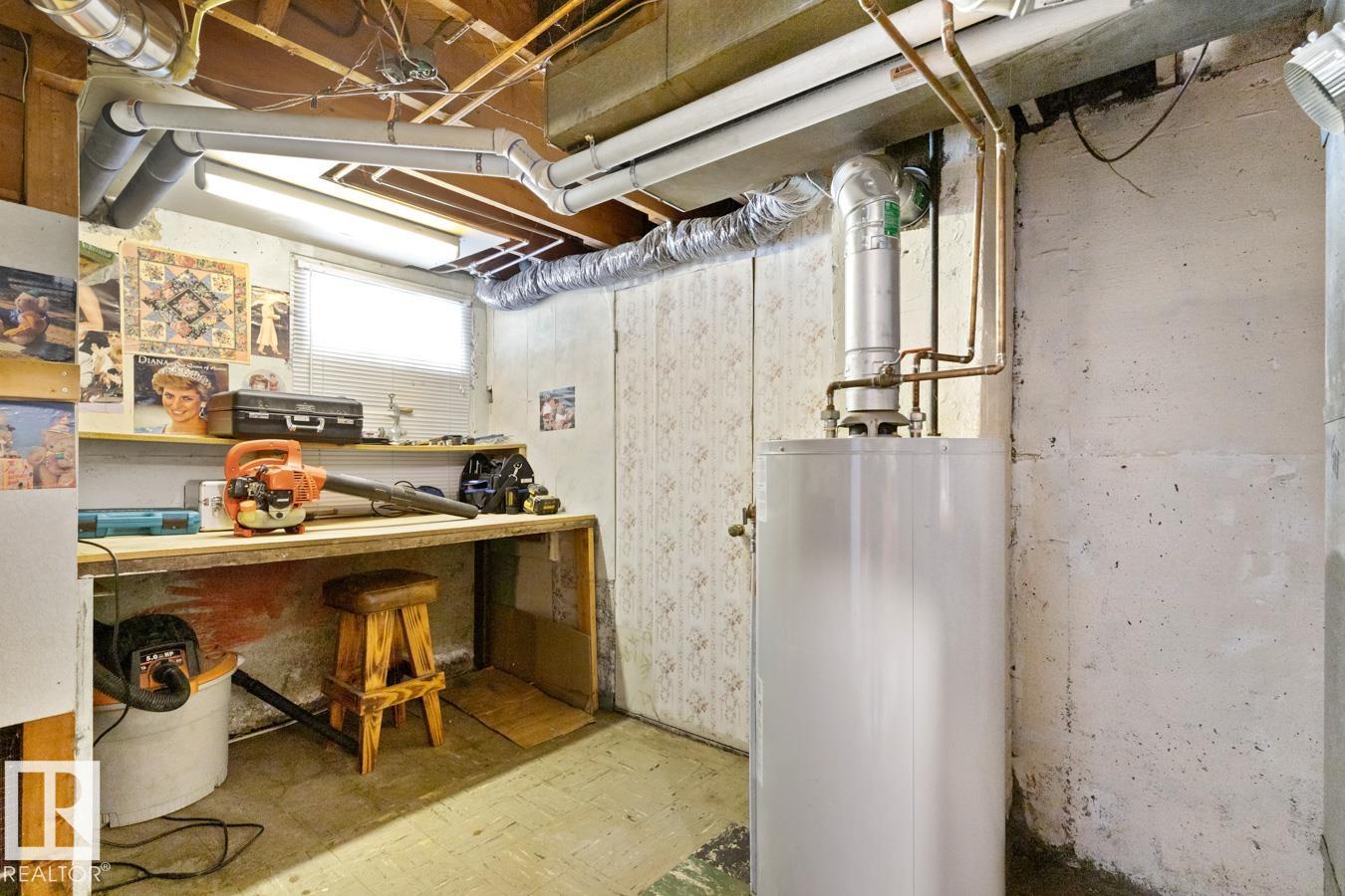 Photo 21 at 8906 94 Avenue NW, Strathearn, Edmonton