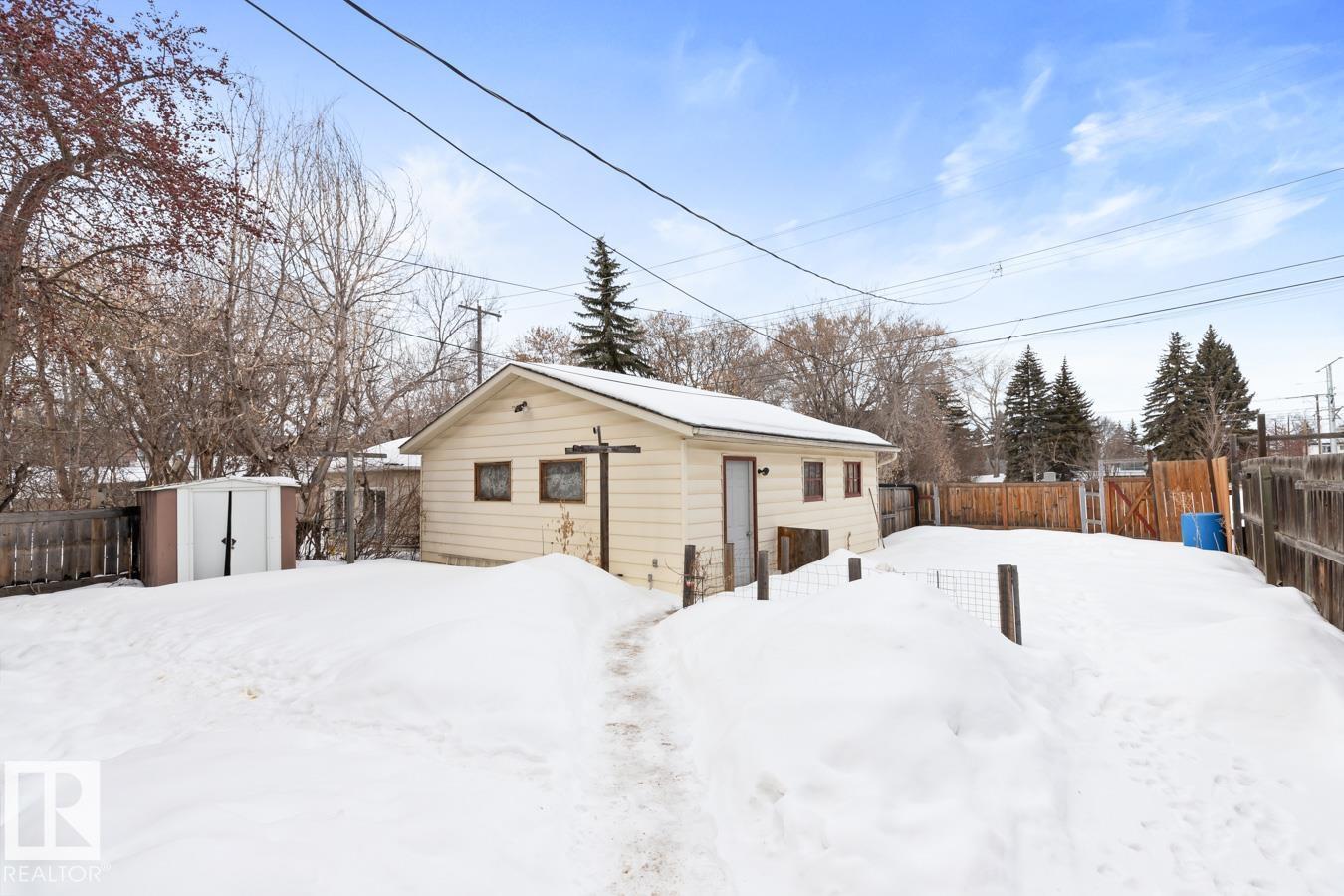 Photo 23 at 8906 94 Avenue NW, Strathearn, Edmonton