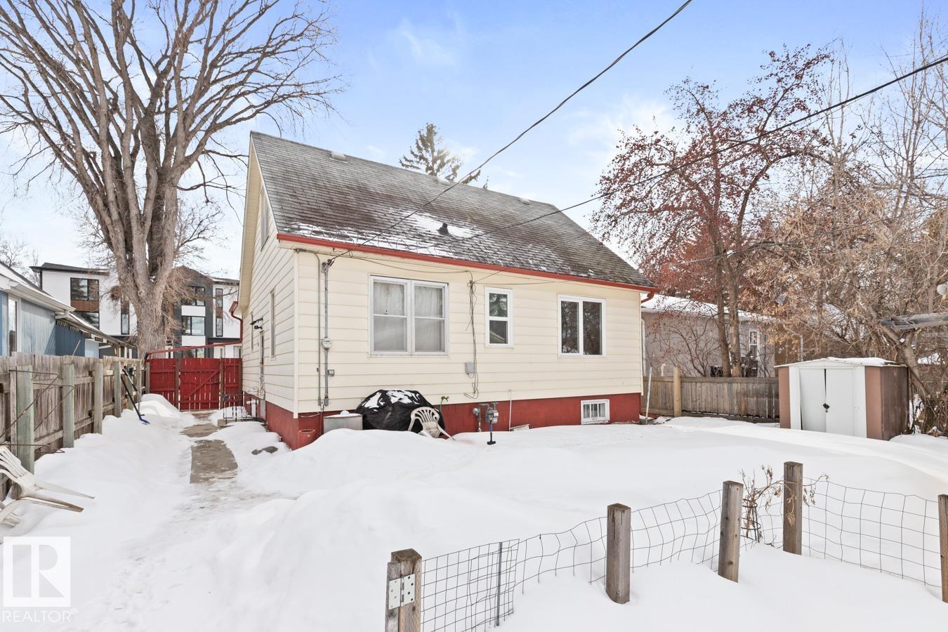 Photo 24 at 8906 94 Avenue NW, Strathearn, Edmonton