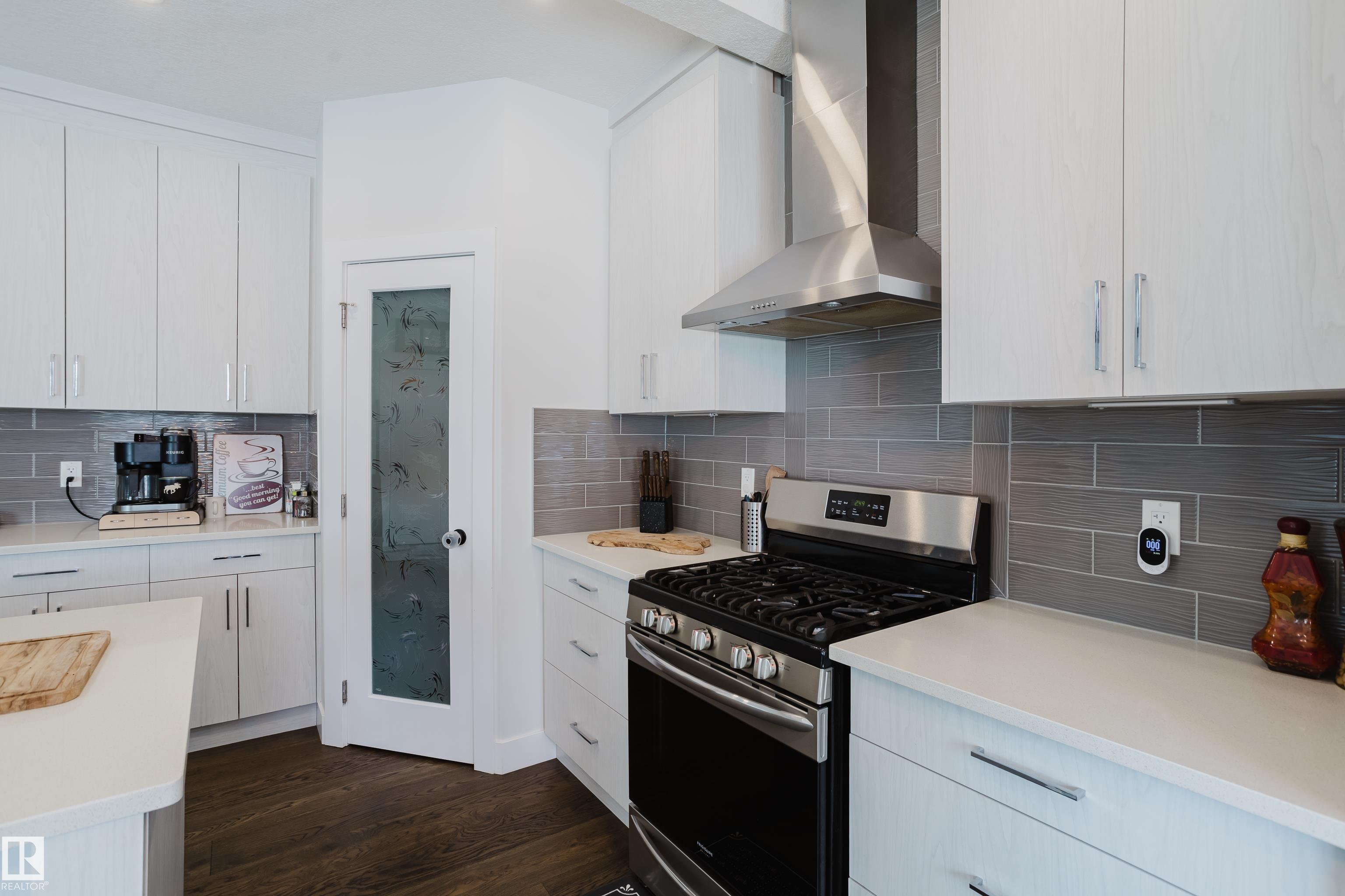 Photo 11 at 569 Merlin Landing NW, Hawks Ridge, Edmonton