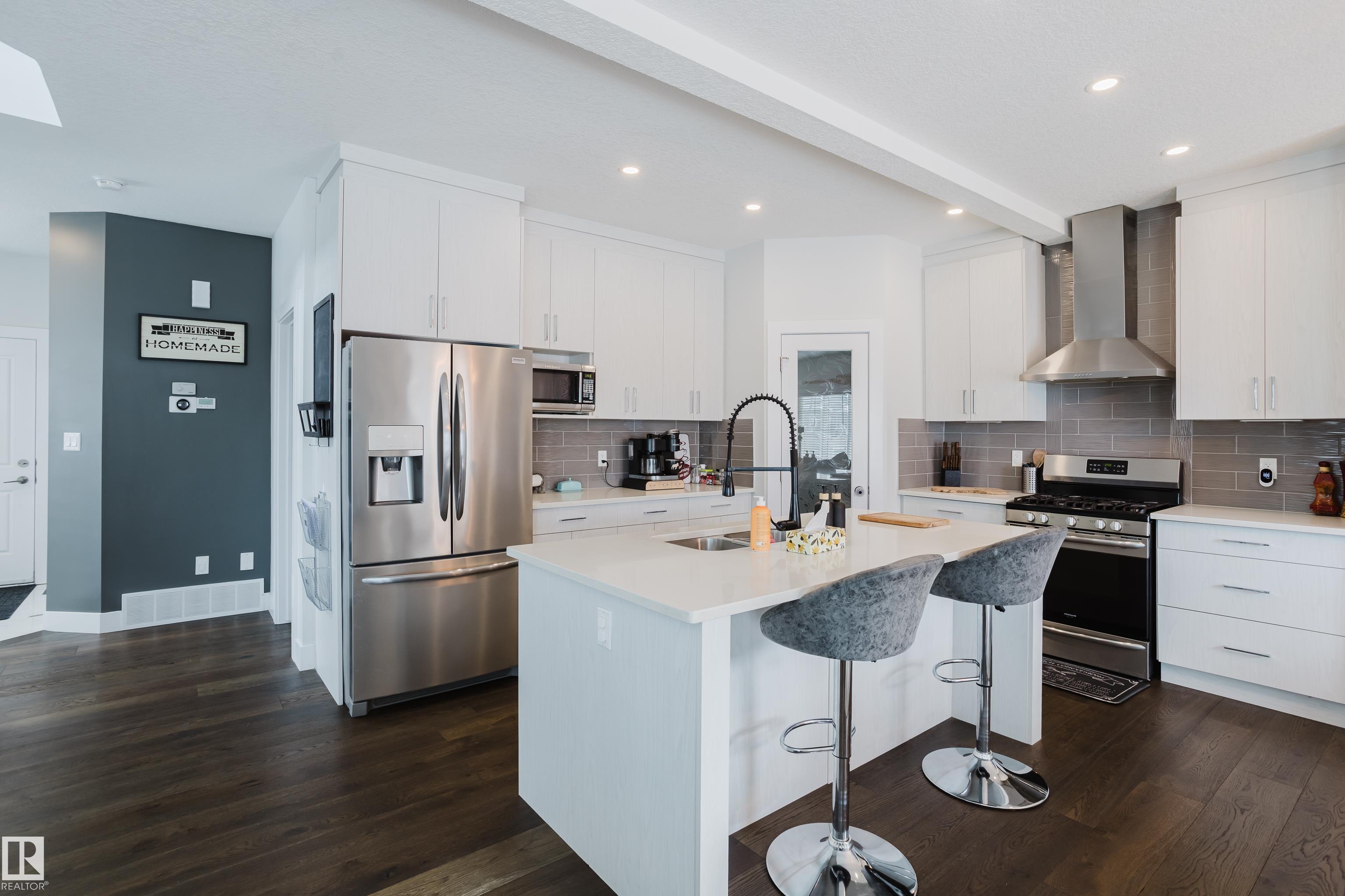 Photo 8 at 569 Merlin Landing NW, Hawks Ridge, Edmonton