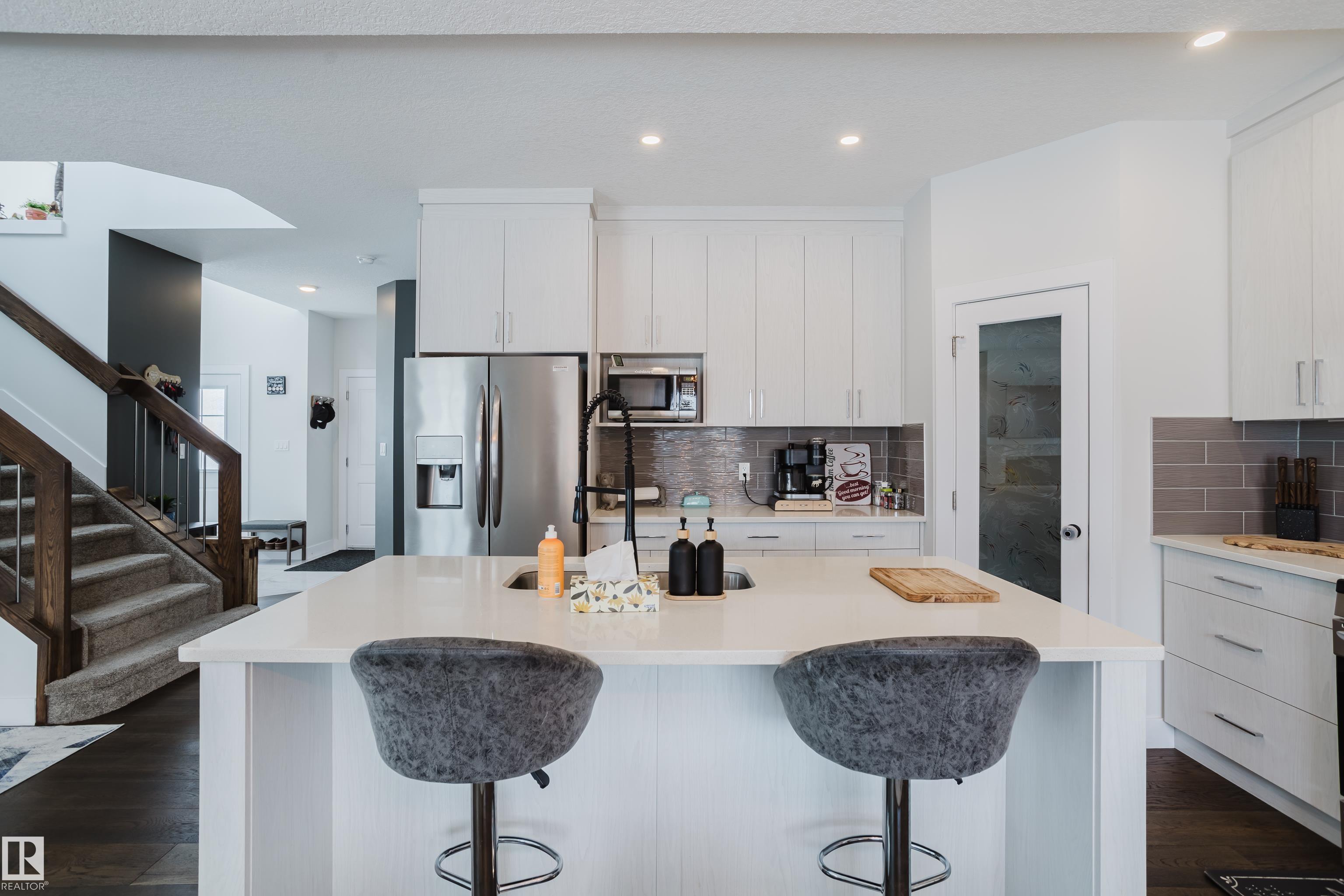 Photo 9 at 569 Merlin Landing NW, Hawks Ridge, Edmonton