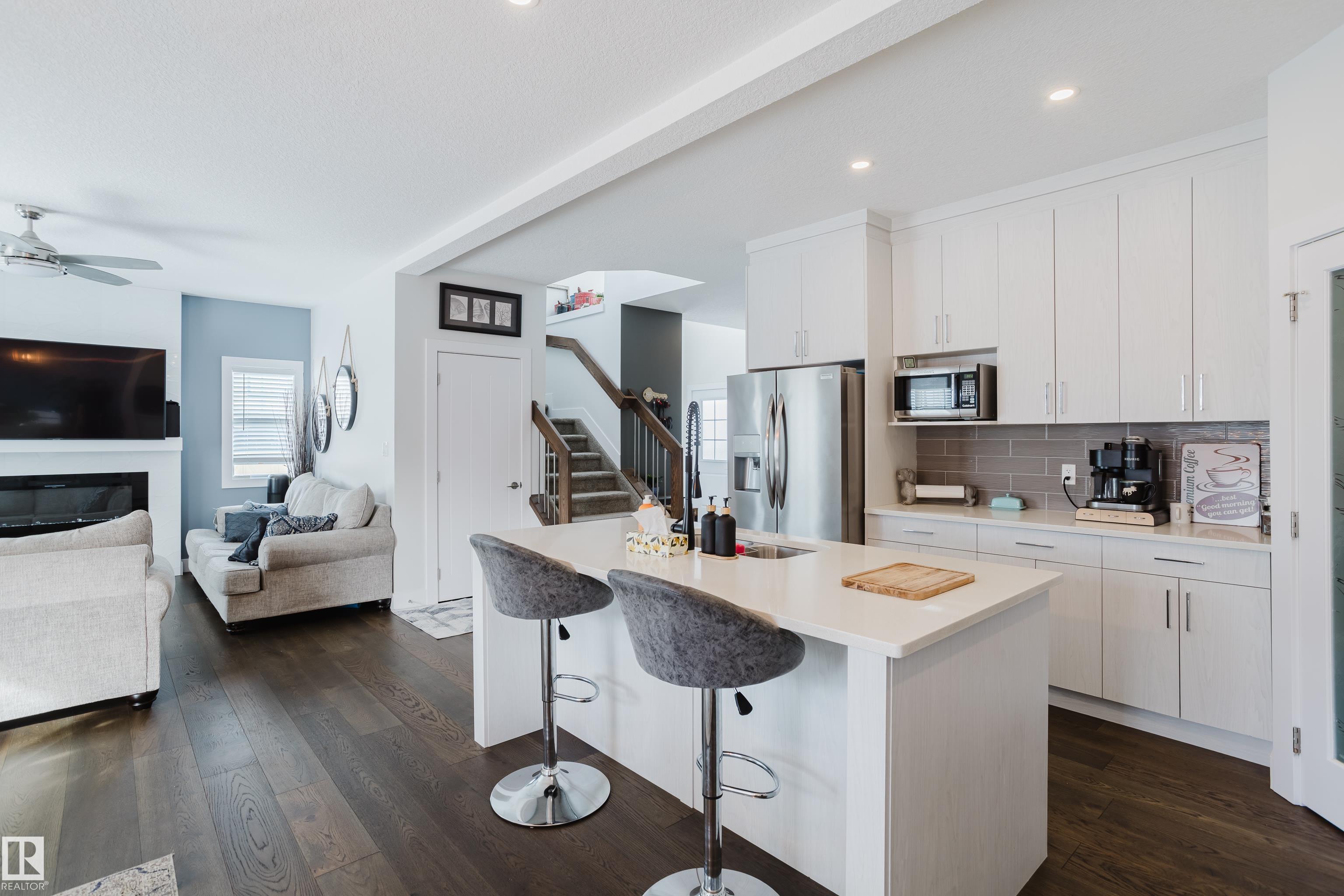 Photo 10 at 569 Merlin Landing NW, Hawks Ridge, Edmonton