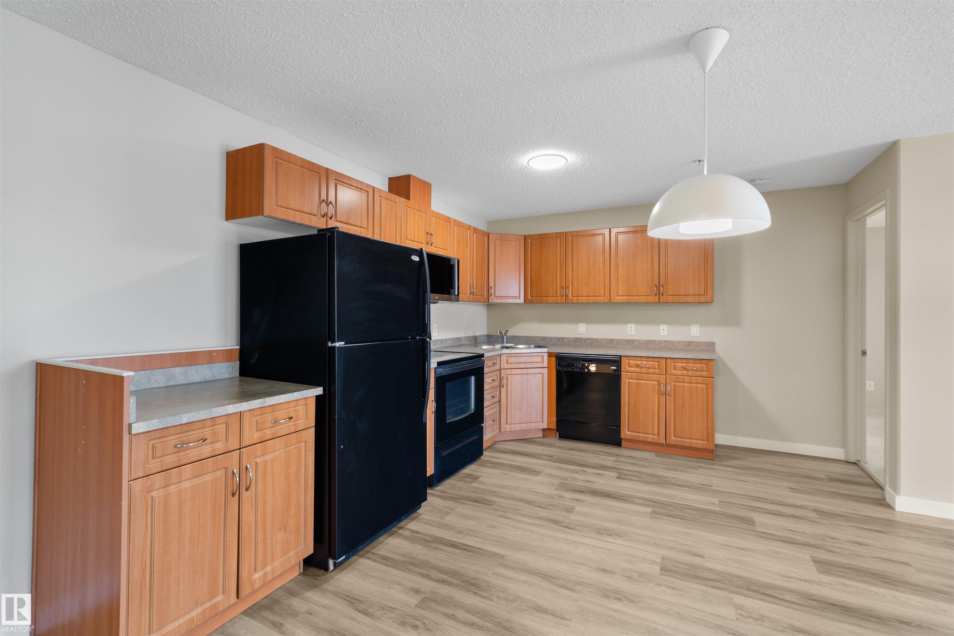 Photo 9 at 215 - 2098 Blackmud Creek Drive SW, Blackmud Creek, Edmonton